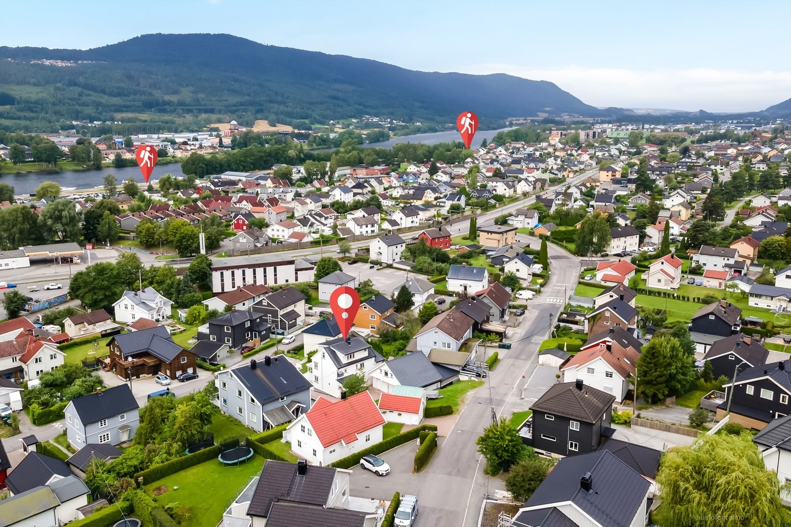 Det er også kort vei ned til den flotte elvepromenaden. Galleribilde