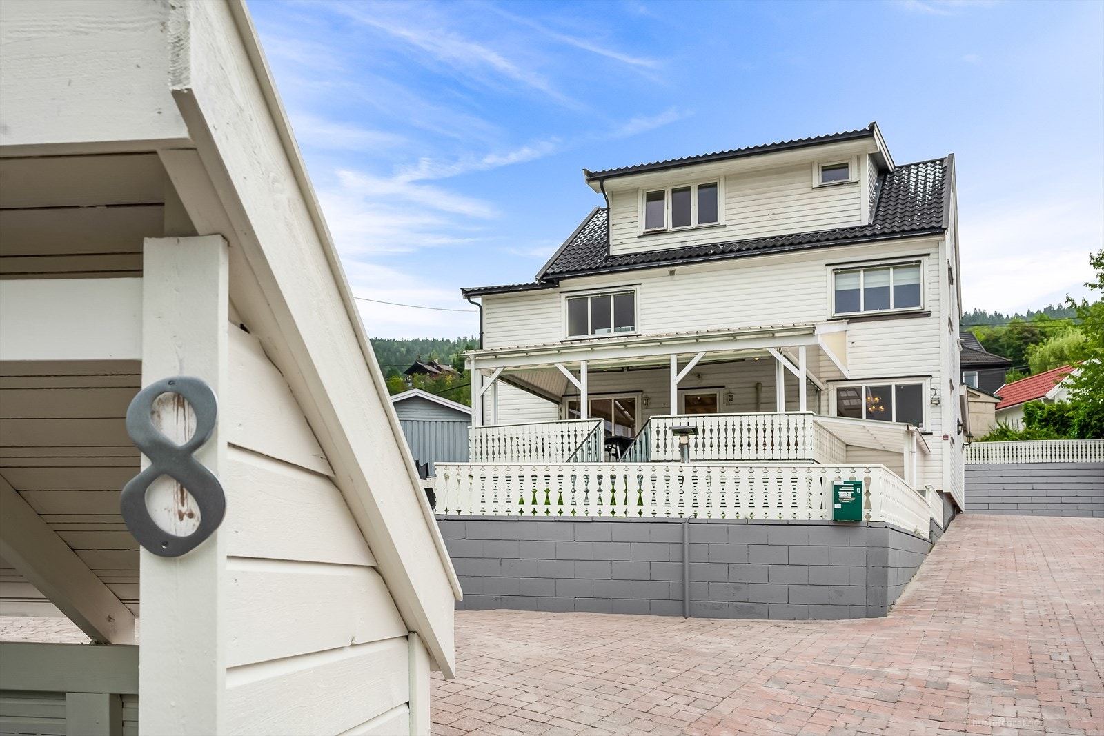 Elling Holsts gate 8 har en flott beliggenhet, høyt og fritt på Øren i et ettertraktet og familievennlig strøk. Galleribilde