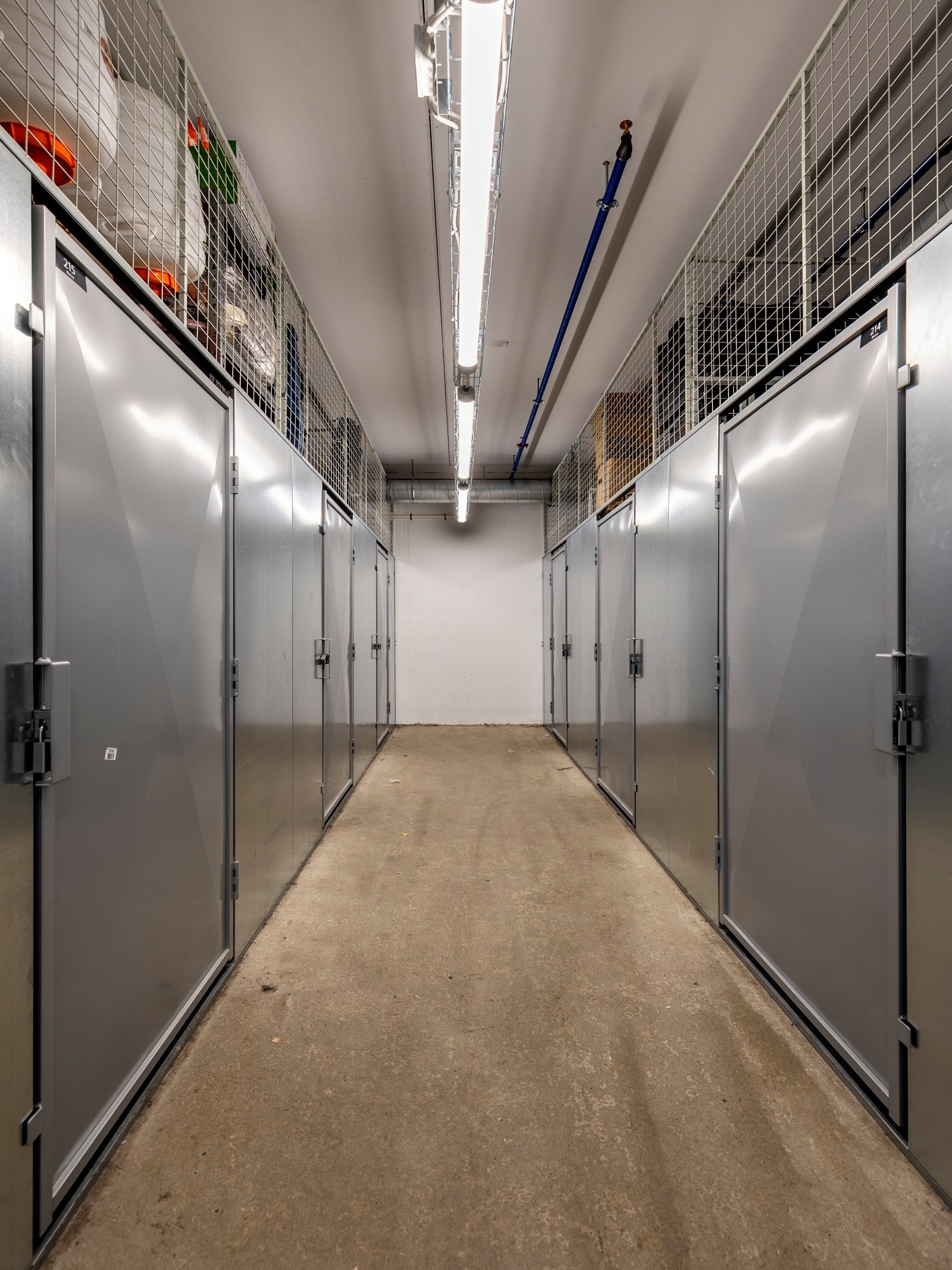 En bod på ca. 5 kvm i kjeller medfølger leiligheten. Galleribilde