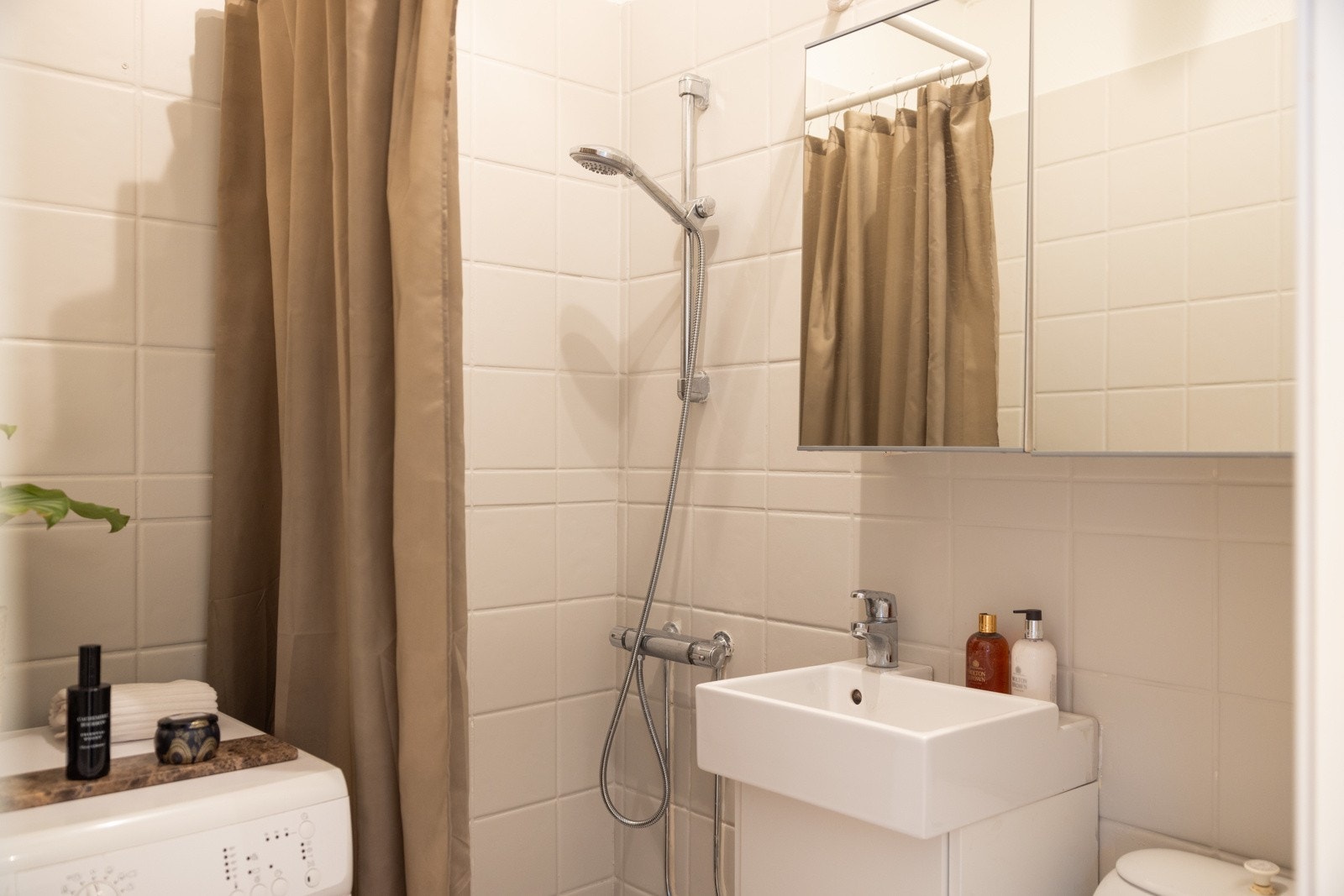 Det er opplegg for vaskemaskin. Galleribilde