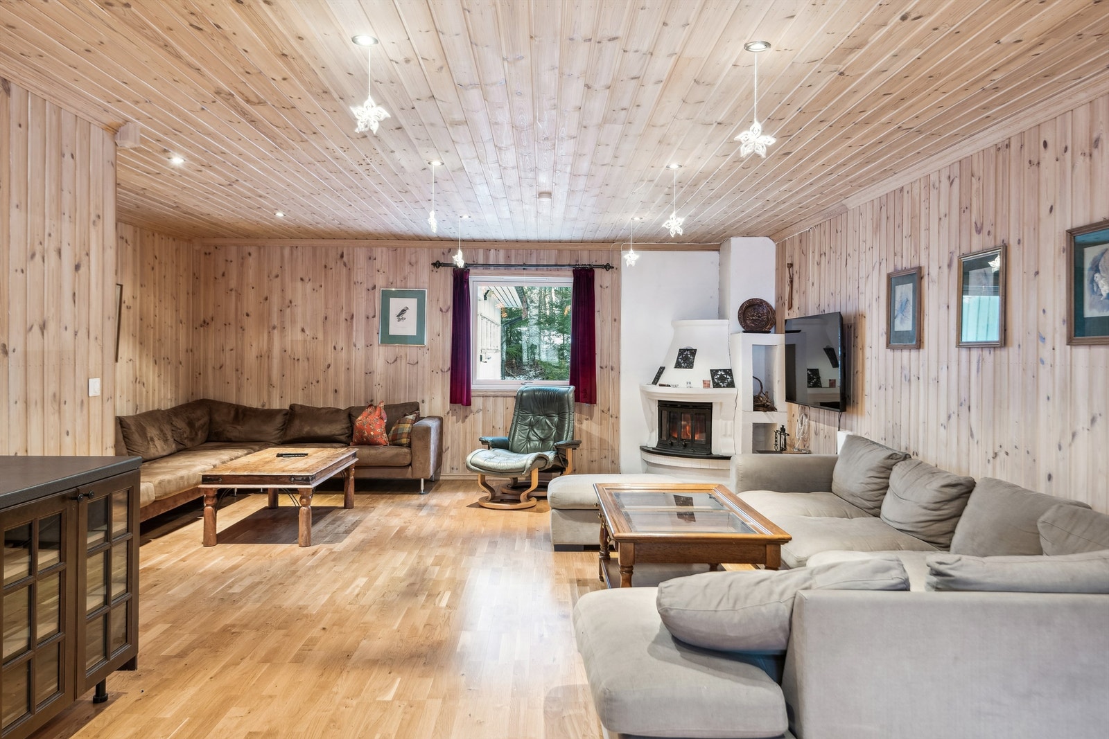 Leilighet 1 - Stue med peis Galleribilde