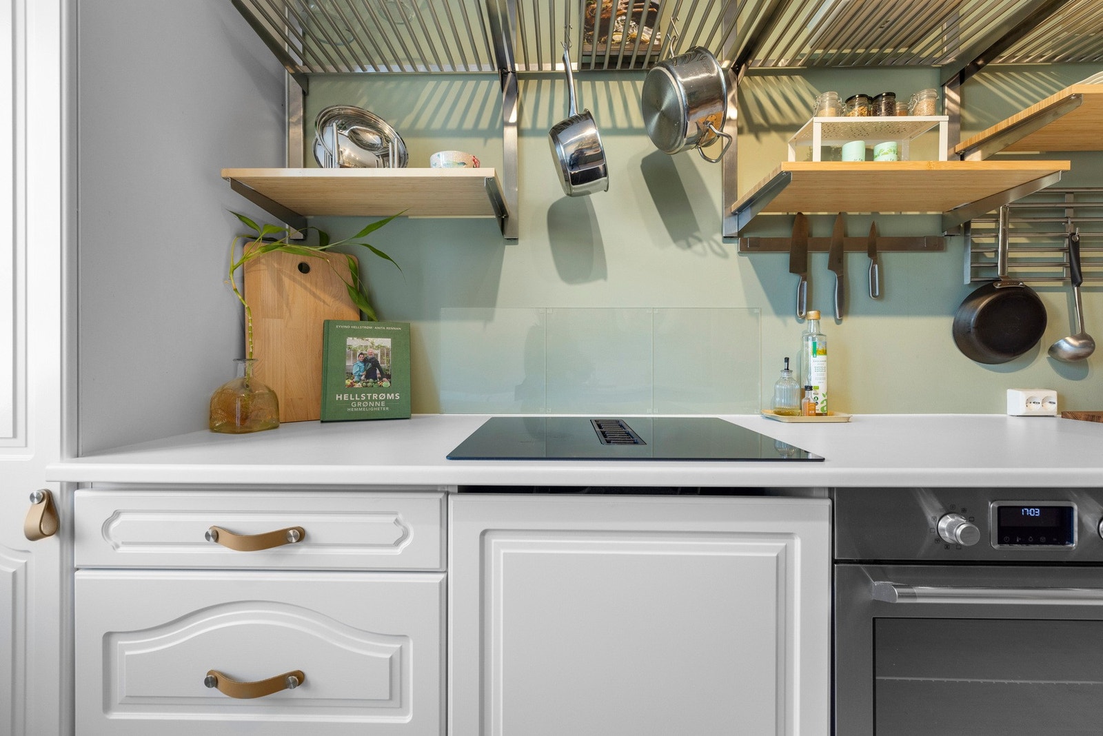 Platetopp med integrert avsug er både praktisk og moderne. Galleribilde