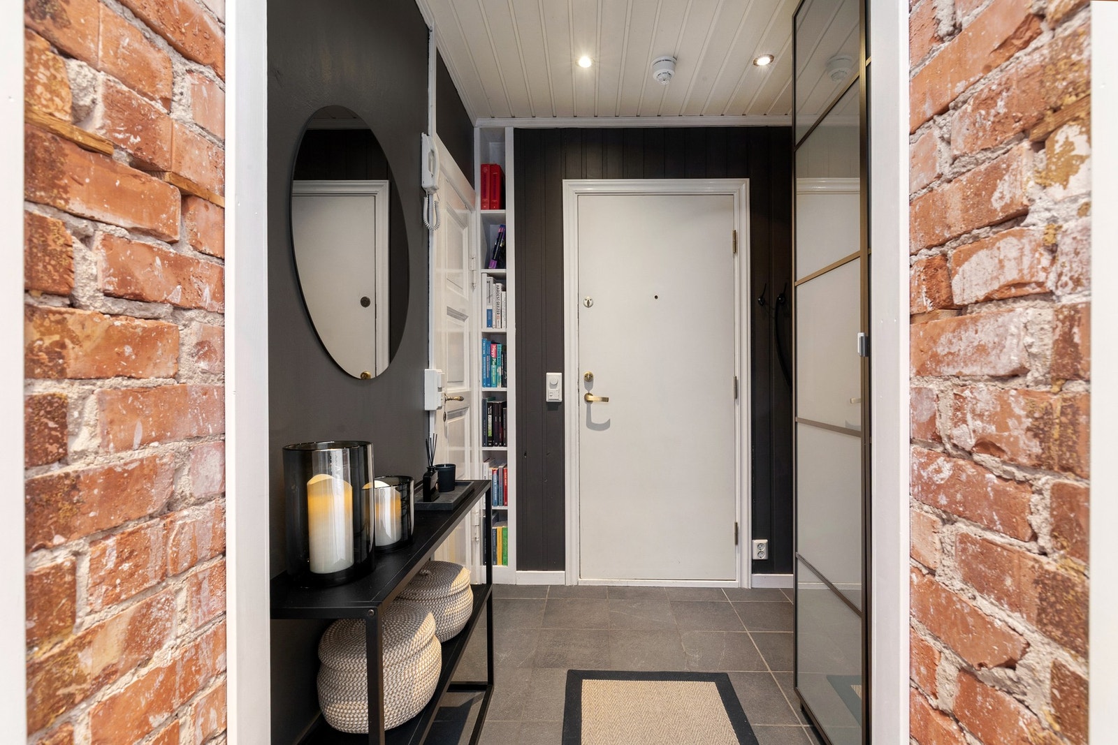 Legg merke til at den originale teglsteinen er tatt frem. Galleribilde