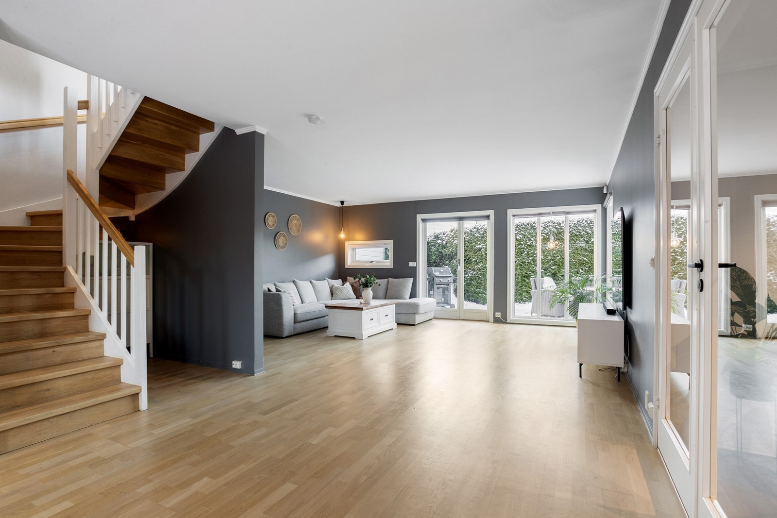 Det er lagringsplass under trapp, og samtidig en fin lekeplass for barna Galleribilde