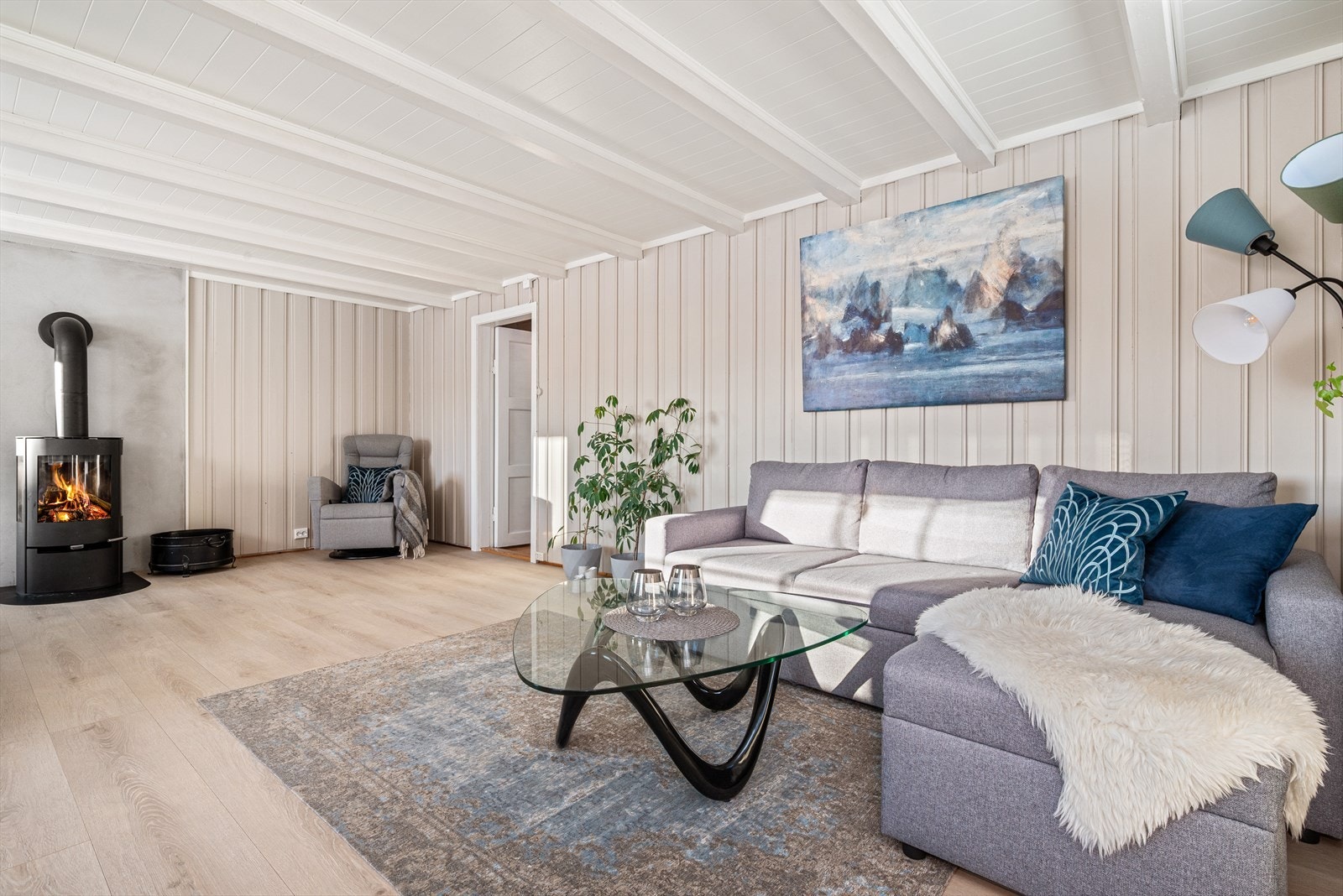 Stua er romslig. Galleribilde