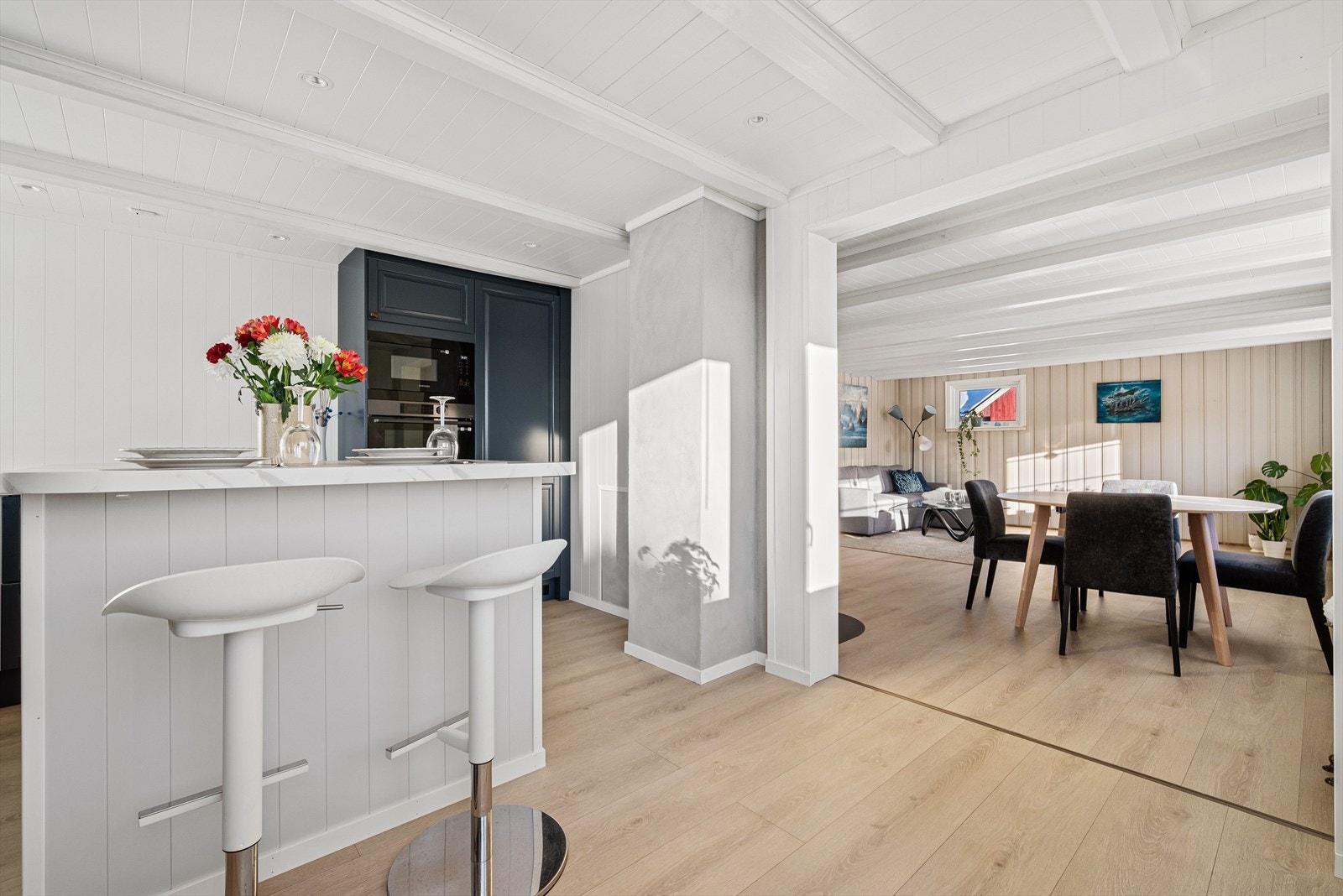 Fra kjøkken mot stue. Galleribilde