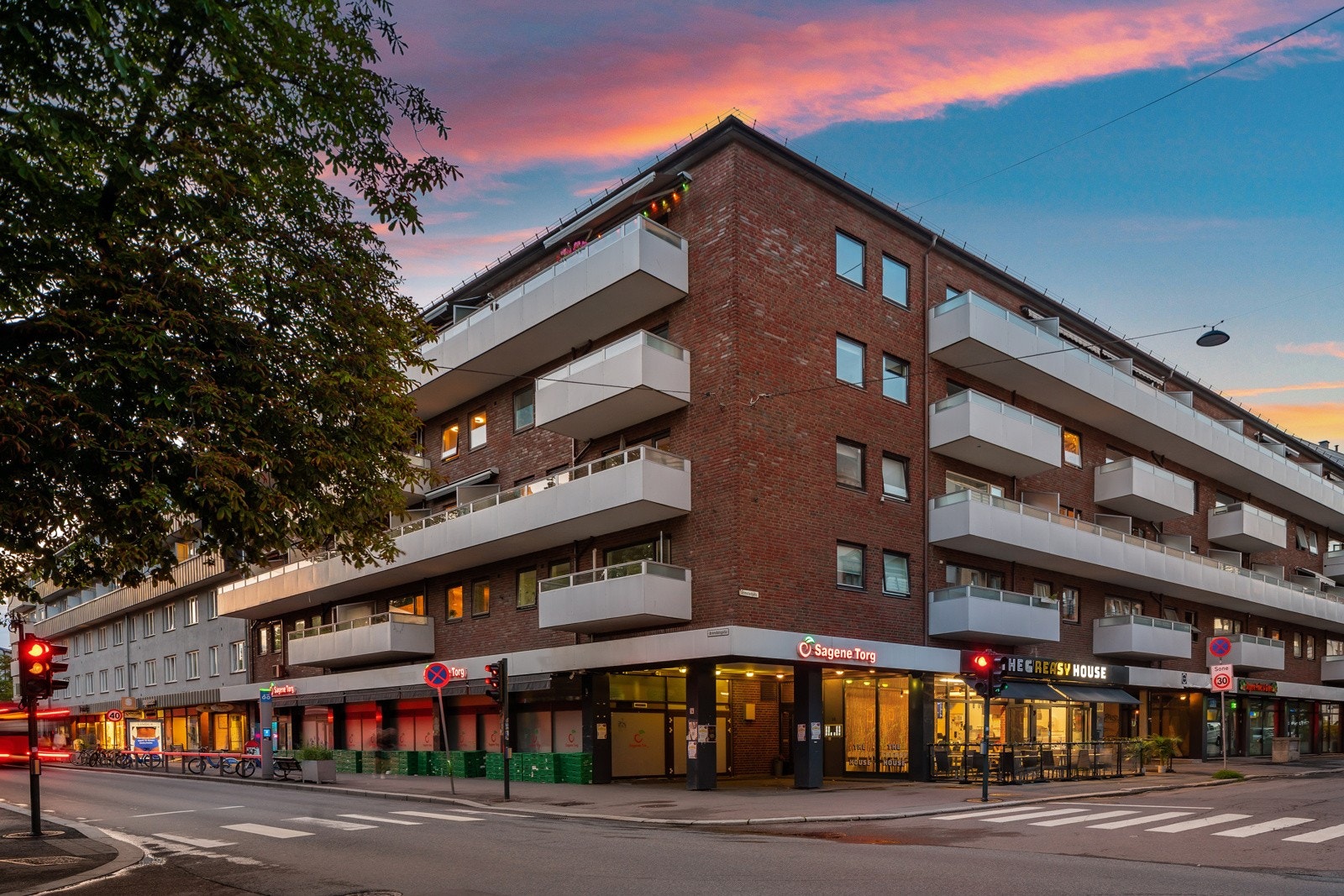 Sagene Torg like ved, en hyggelig lokal dagligvarebutikk Galleribilde