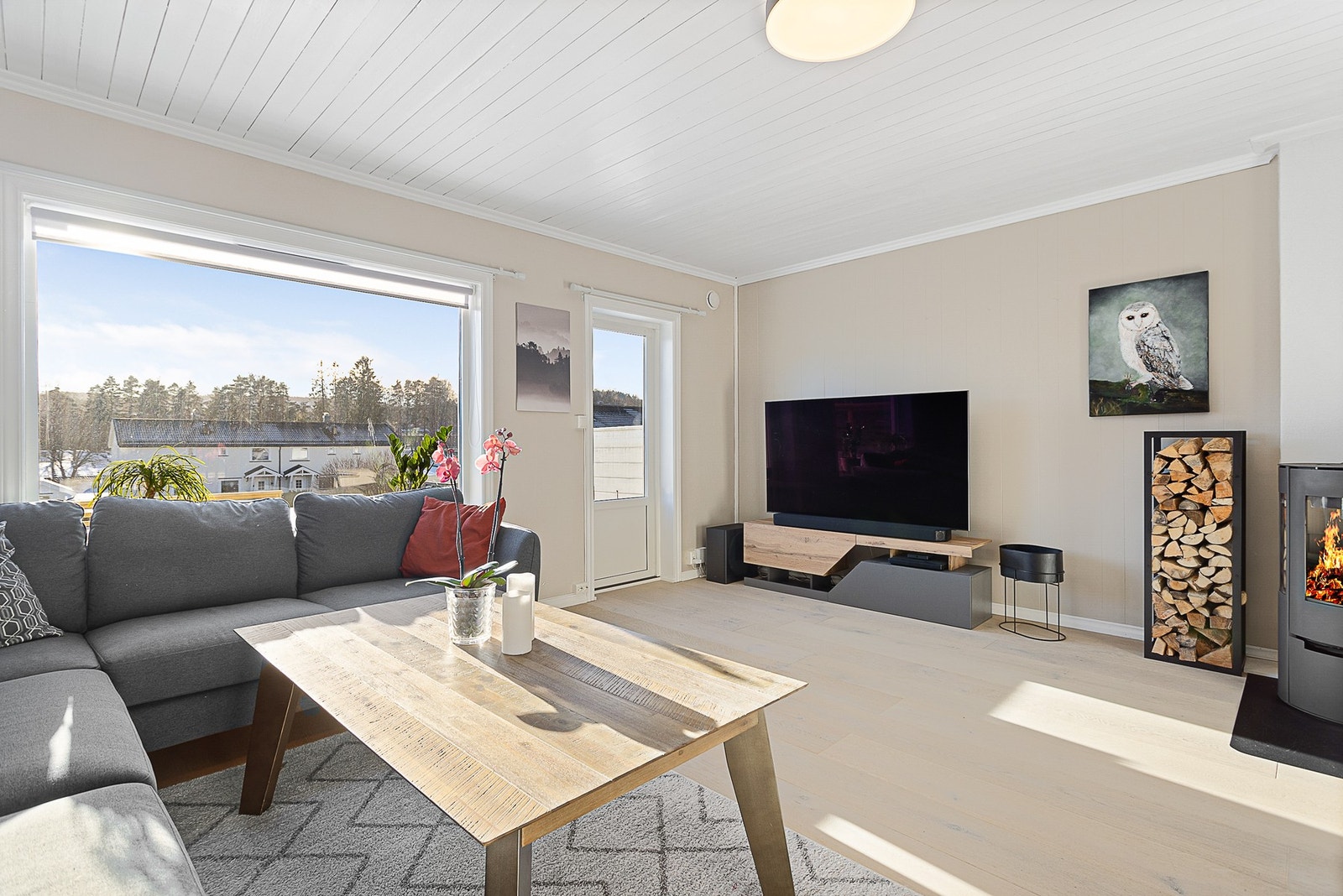 Et oppgradert og moderne enderekkehus med solrik og barnevennlig beliggenhet Galleribilde