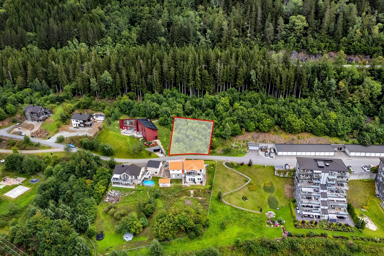 Vestvendt himmelretning med utsikt utover Holsfjorden og Hørtekollen Galleribilde