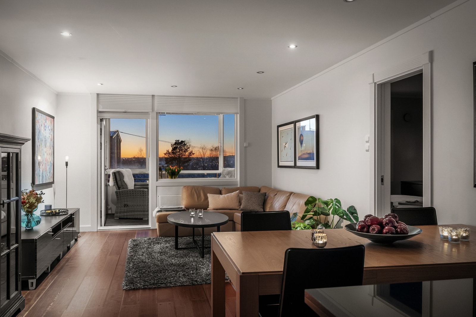 Boligen holder en god standard med gode oppgraderinger gjort i perioden 2021-2023. Galleribilde