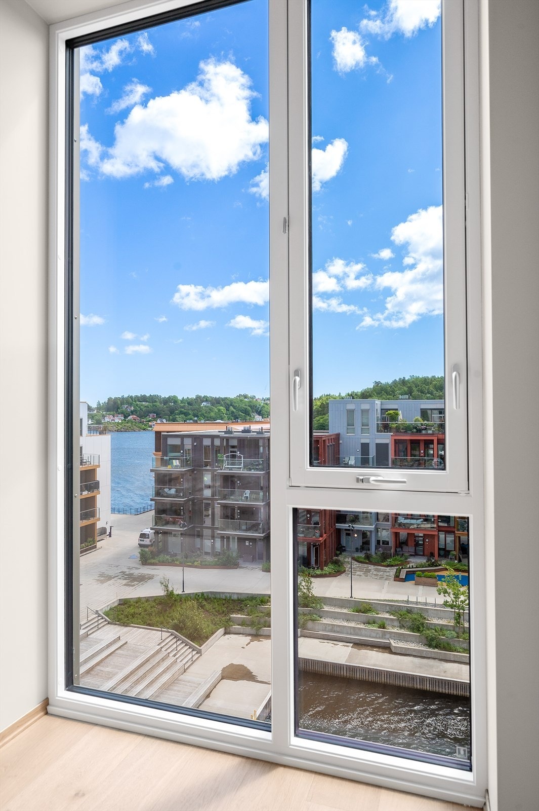 Stor vindusflater og god takhøyde. Galleribilde