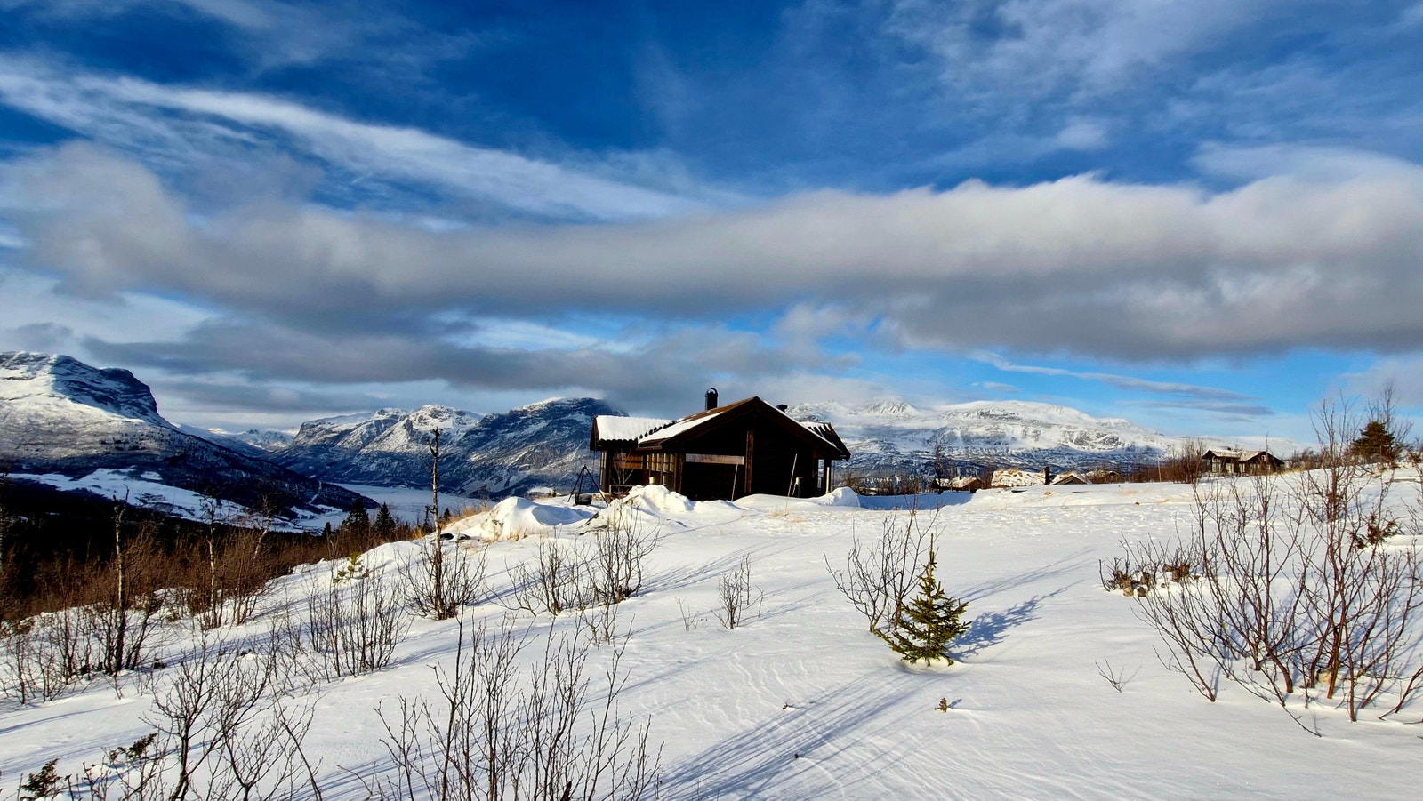 Lignende Ålhytte på en nabotomt i Grindafjell Galleribilde