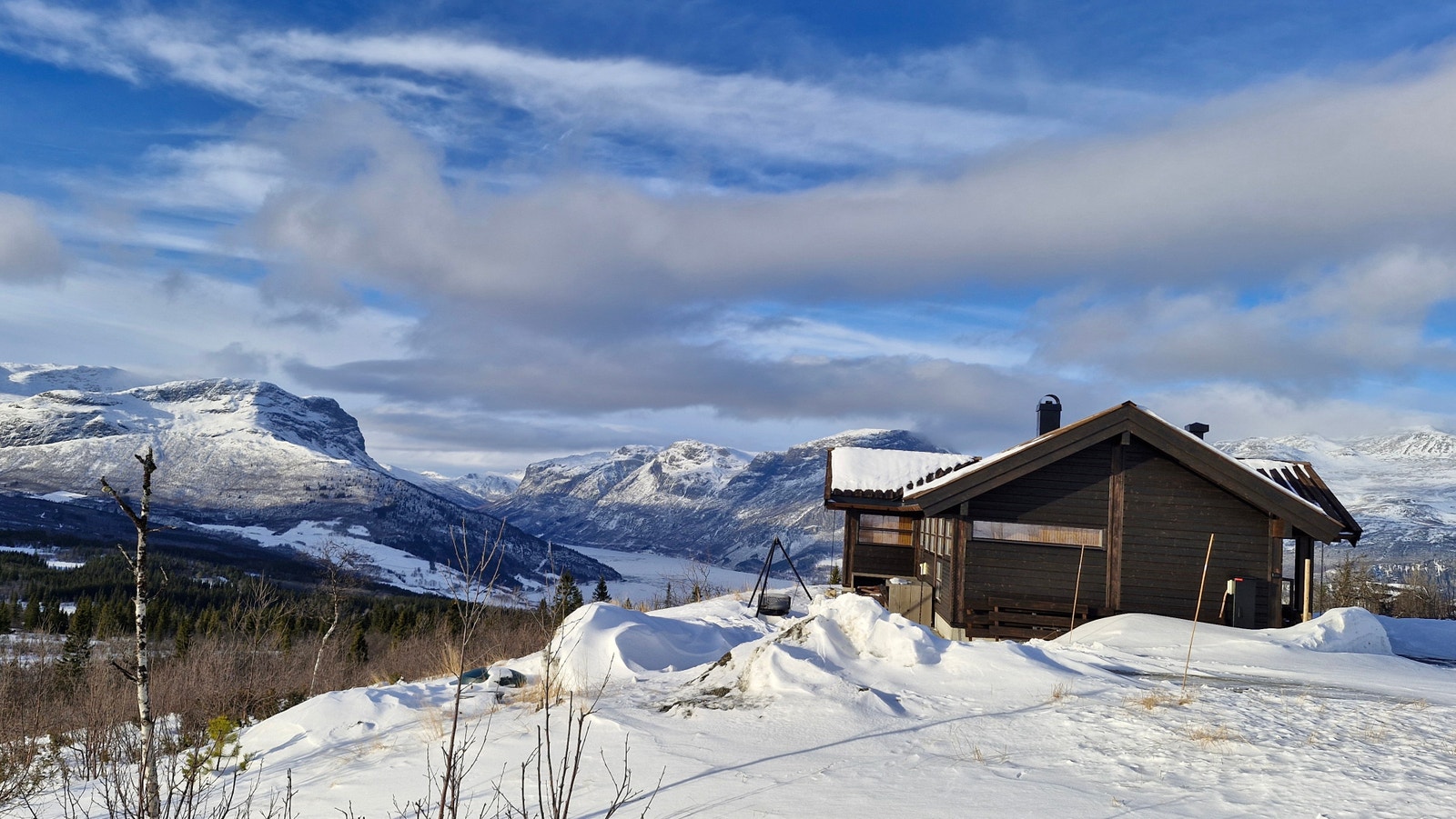 Lignende Ålhytte på tomt i området Galleribilde