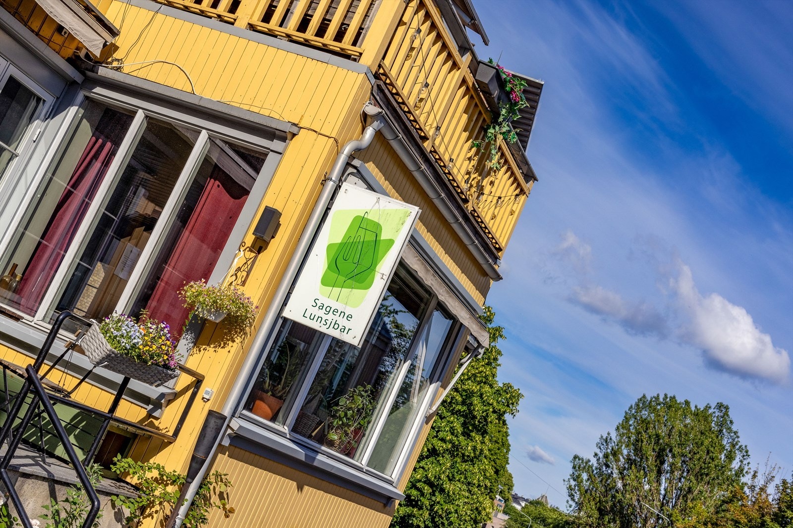 Sagene har en rekke hyggelige kafeer, bakerier og spisesteder Galleribilde