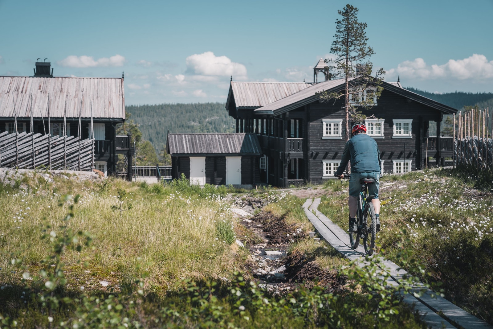 Fin avstand på sykkel til Blefjell Lodge Galleribilde