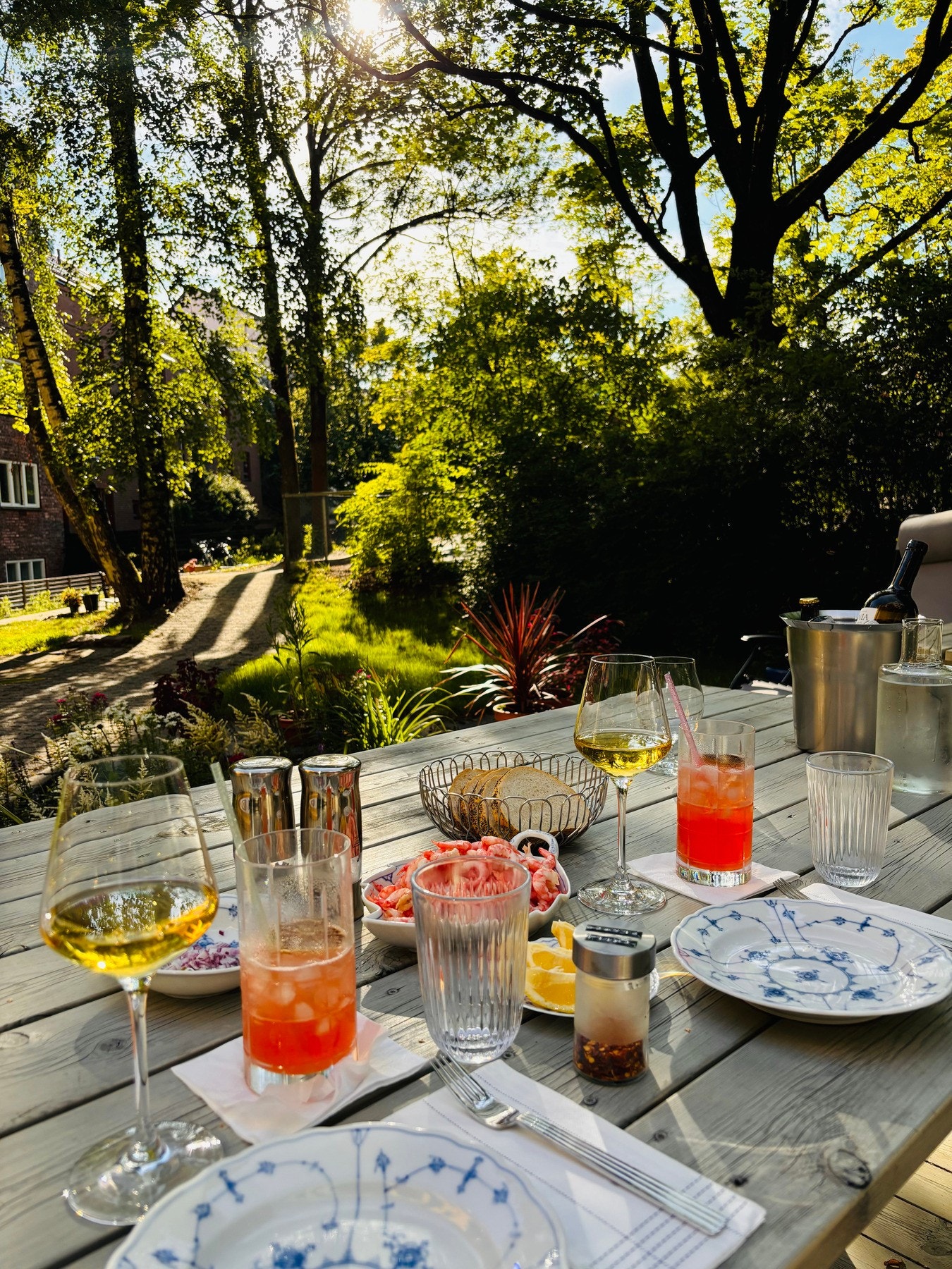 Selger har lagt ved et bilde, dersom du skulle være i tvil om det er hyggelig her ute. Vi mener at dette ser skikkelig koselig ut! Galleribilde