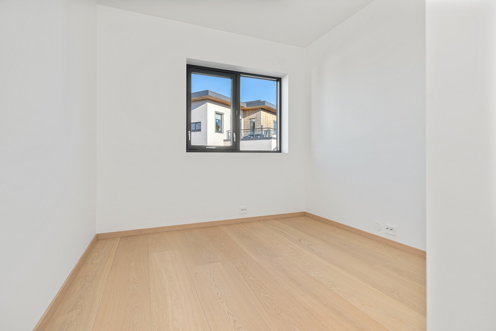 Soverom 3: Plass til dobbeltseng og medfølgende møblement Galleribilde