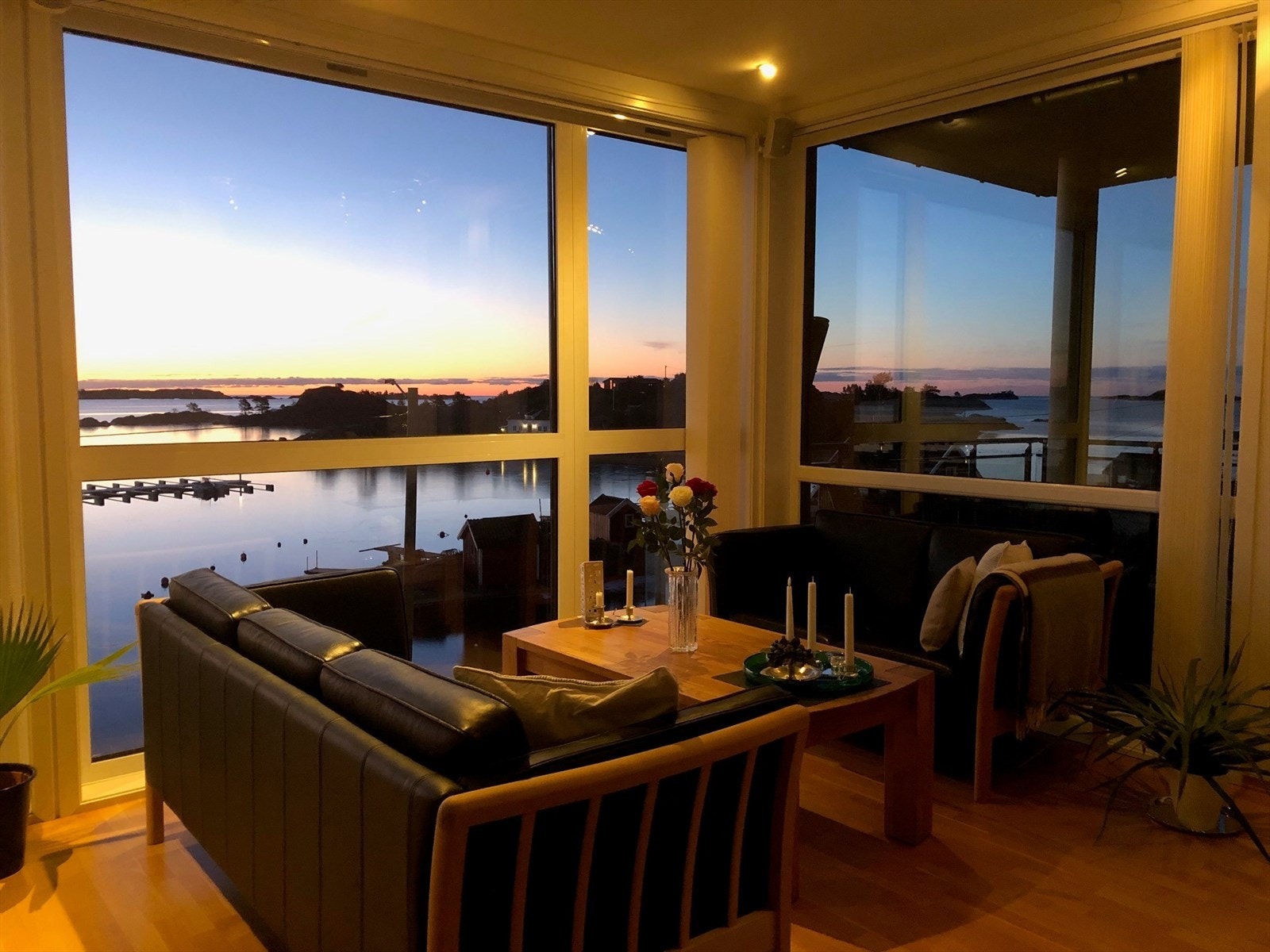 Våkne opp til denne utsikten og fantastisk soloppgang. Galleribilde