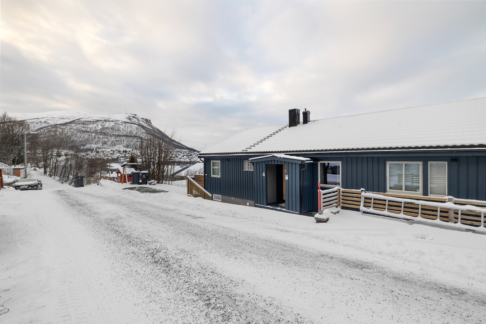 Stille og barnevennlig gate. Galleribilde