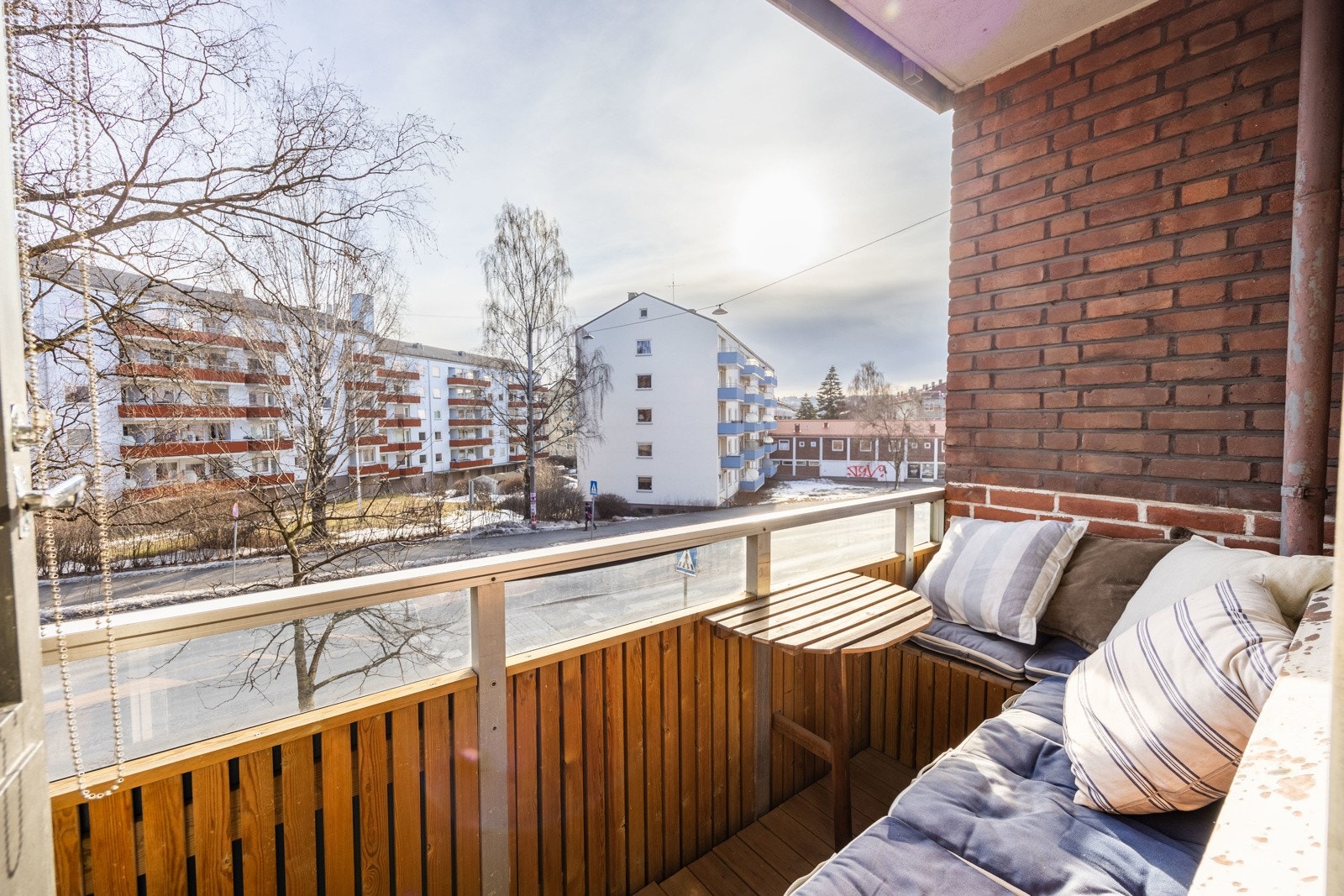 Dette er en lekker 2(3)-roms andelsleilighet med meget ettertraktet og sentral beliggenhet. Galleribilde