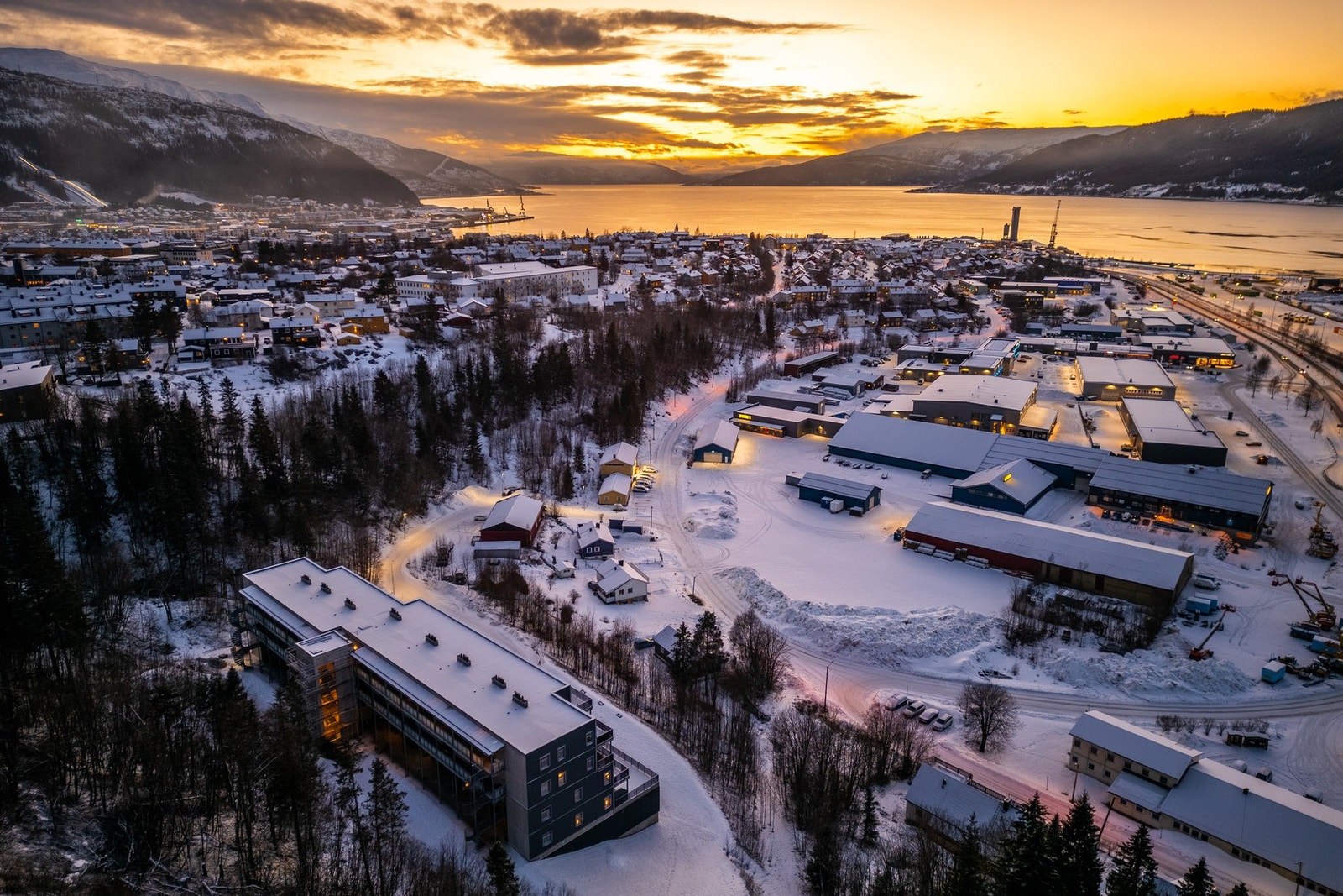 Her har du en leilighet som har kort vei til de fleste fasiliteter og turmuligheter Galleribilde