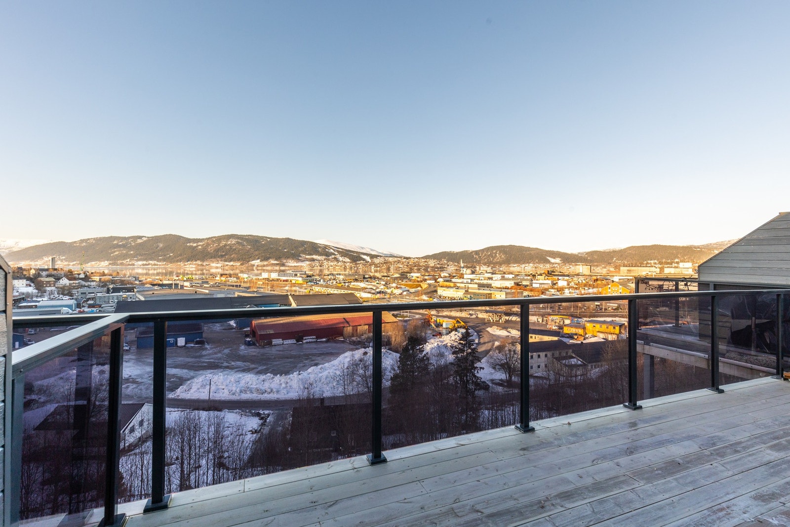 Terrassebordene er fra 2023. Galleribilde