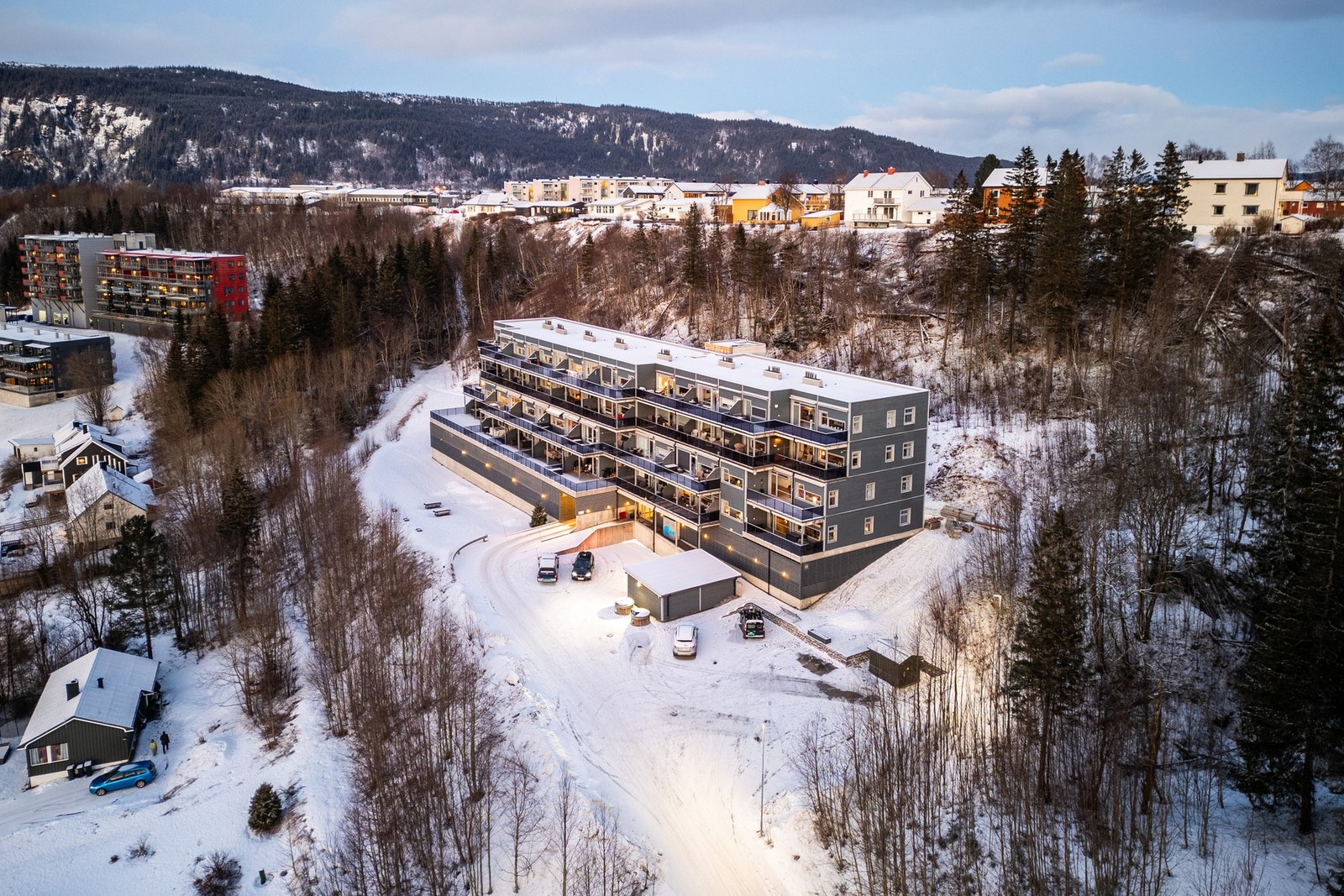Leiligheten har en tilbaketrukket beliggenhet med lite støy fra vei Galleribilde