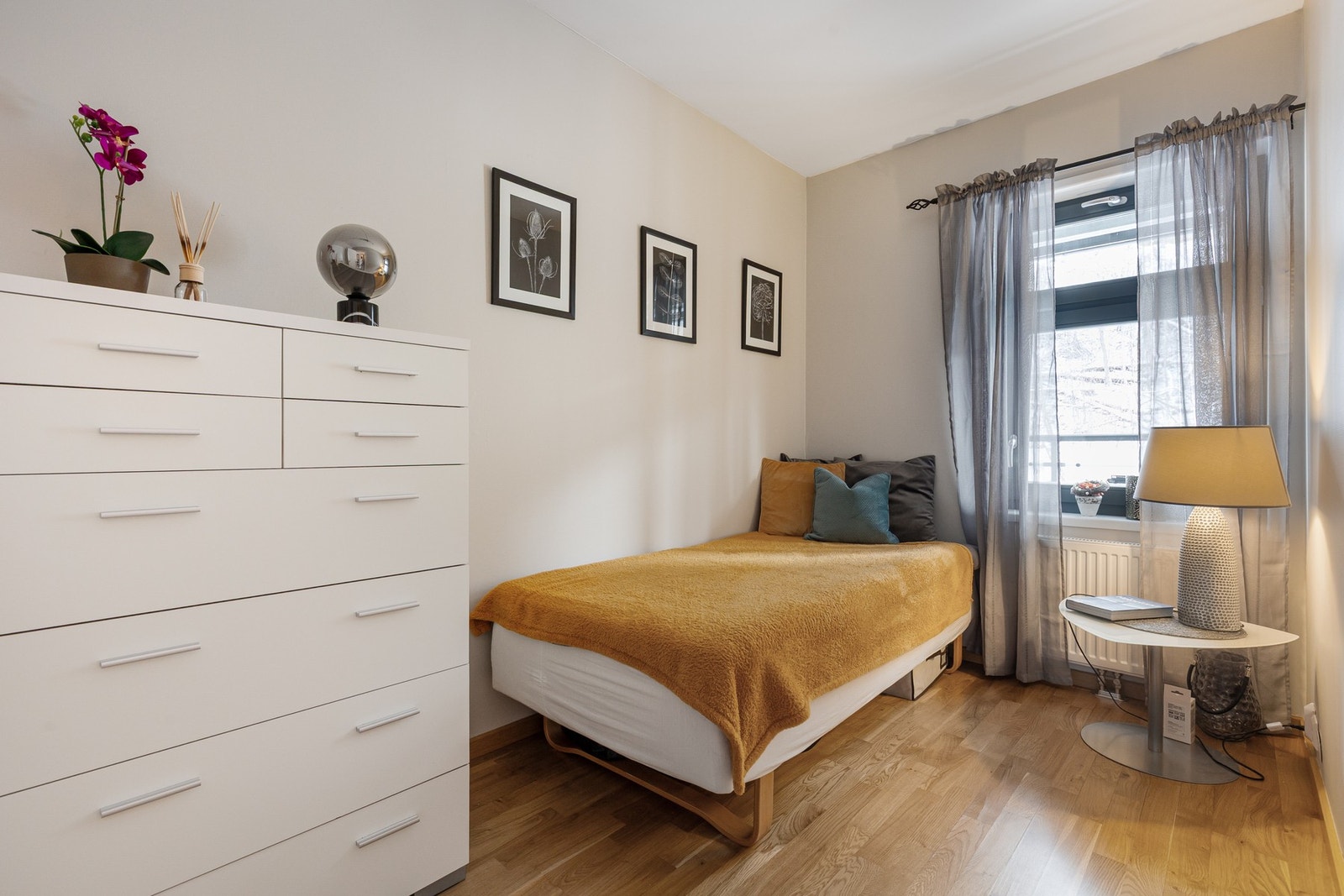 Soverom 2 har en bod i tillegg til arealet du ser her Galleribilde