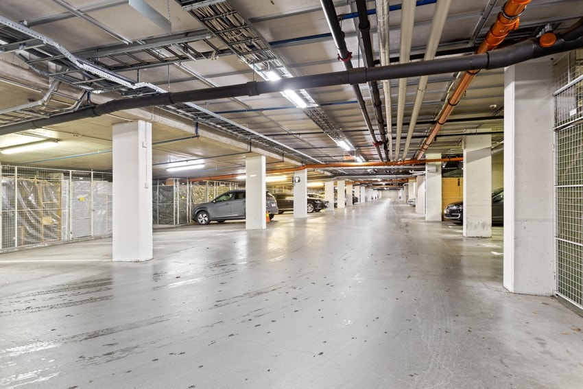 Muligheter for parkeringplass i felles parkeringskjeller. Bod på ca. 5 kvm medfølger. Galleribilde