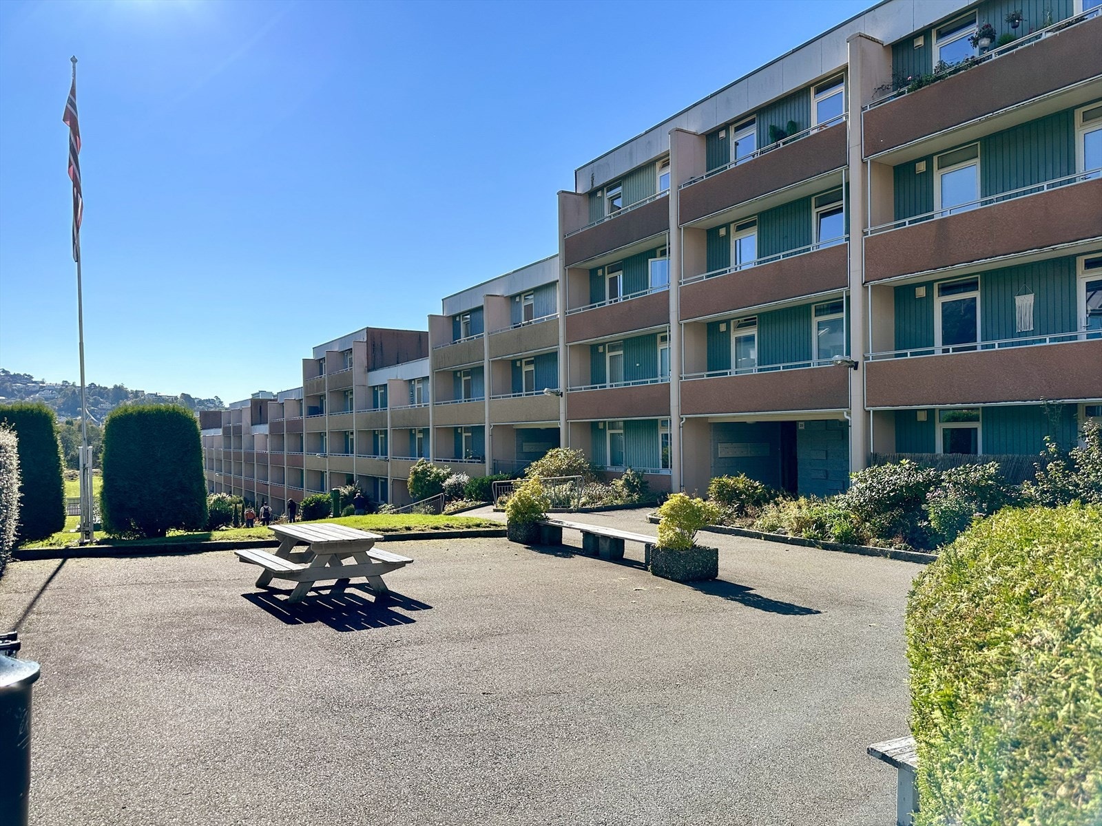 Hyggelig felles område. Inngangsparti til høyre i bildet. Galleribilde