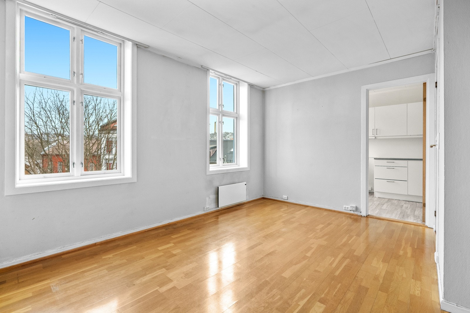 Ingen direkte gjenboere og fint, luftig utsyn fra stuen. Galleribilde
