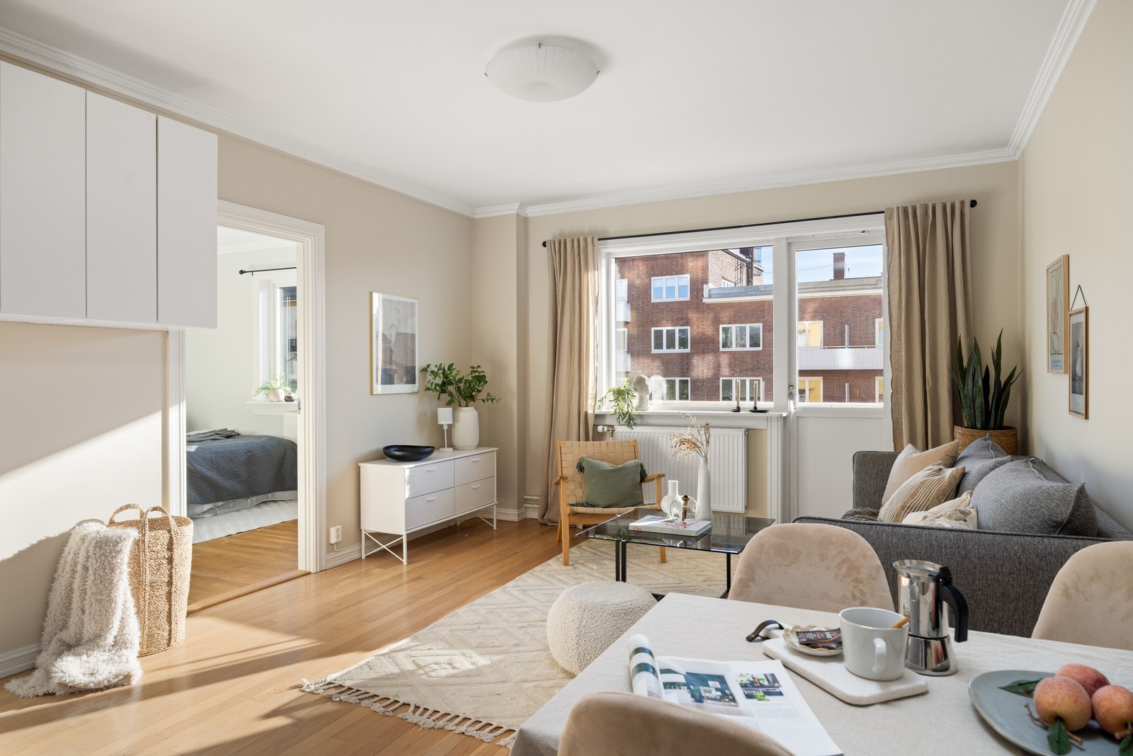 Lys og innbydende stue. Galleribilde