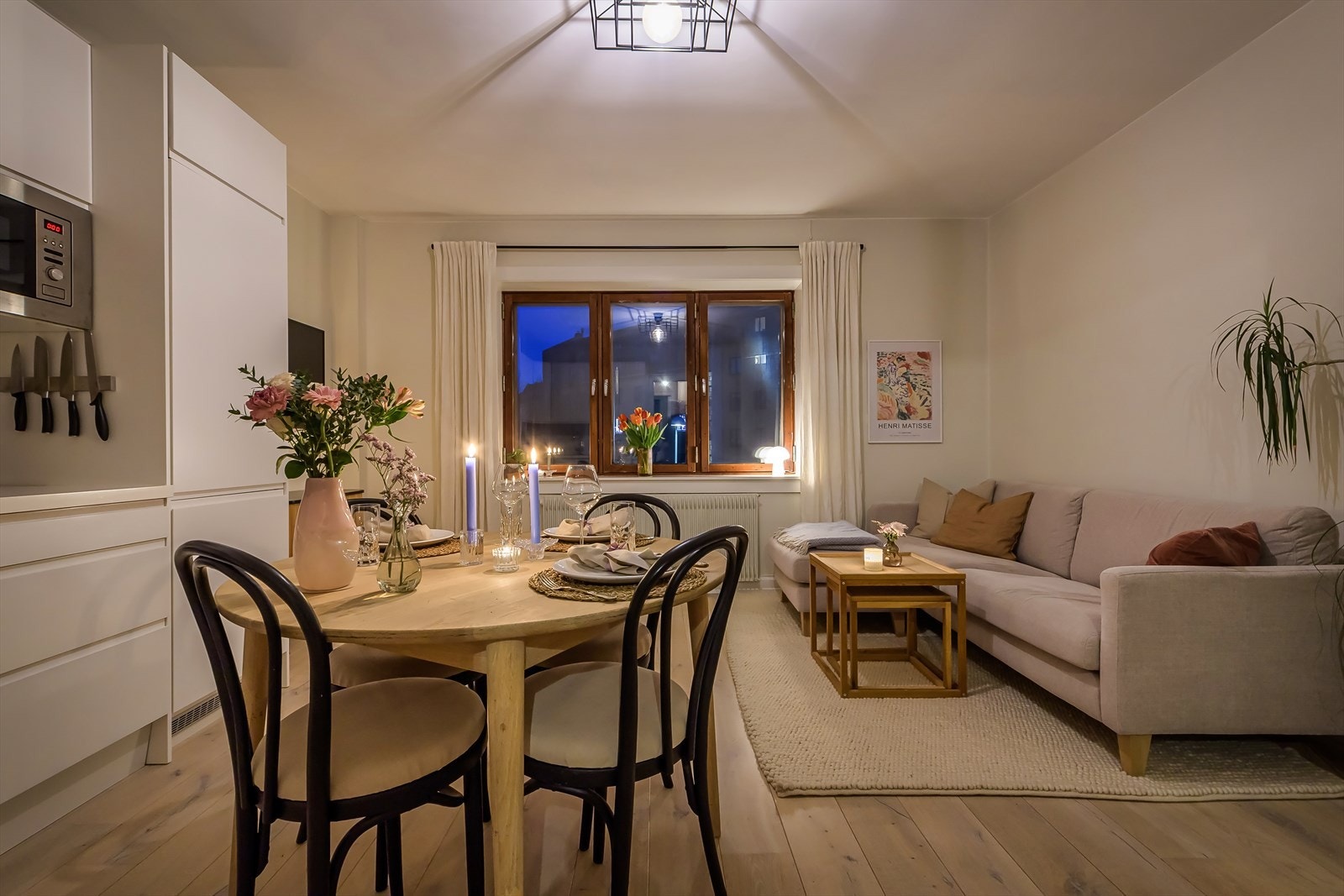 En koselig stue både til hverdags og fest. Galleribilde