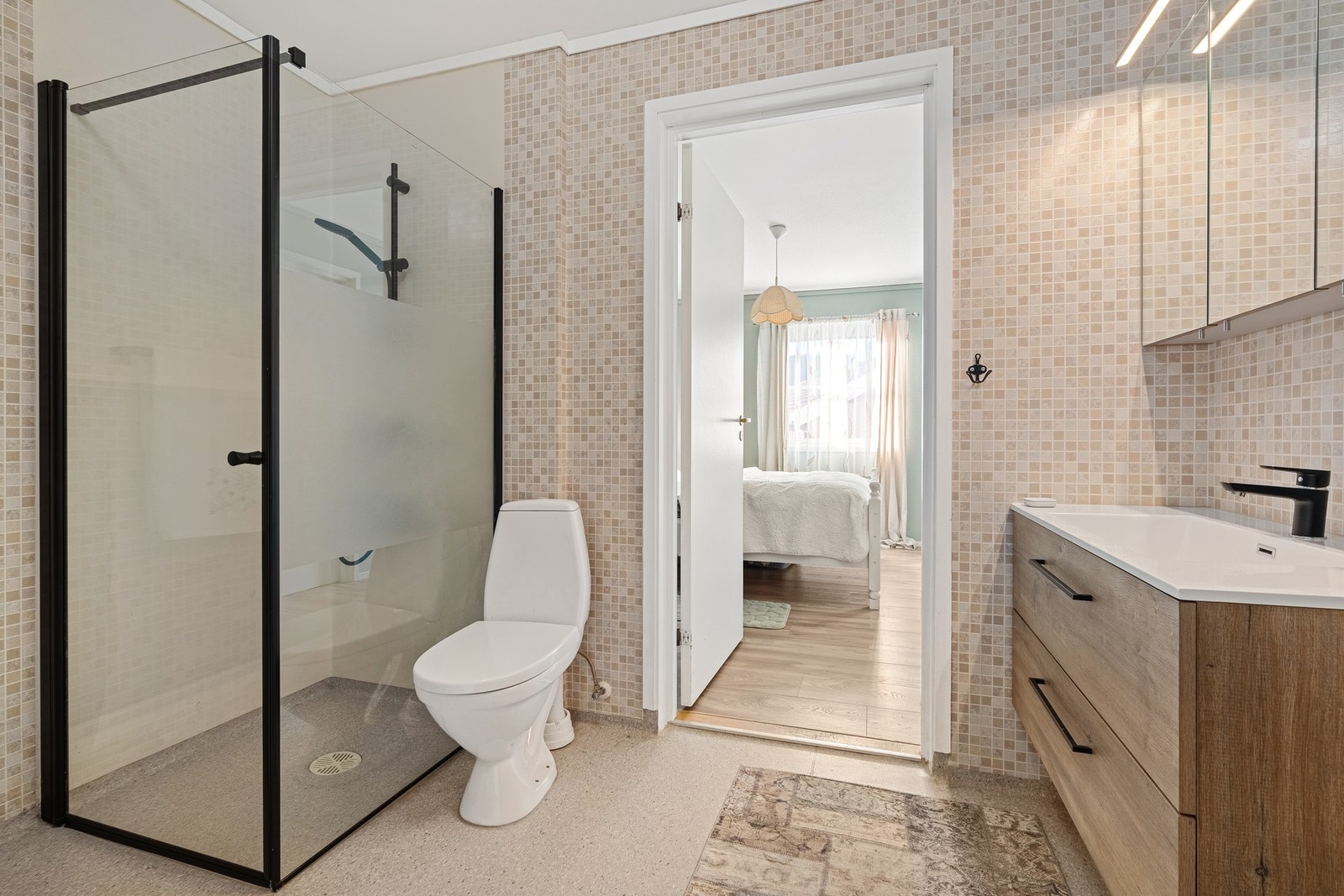 Lyst og fint baderom oppgradert i 2022. Galleribilde