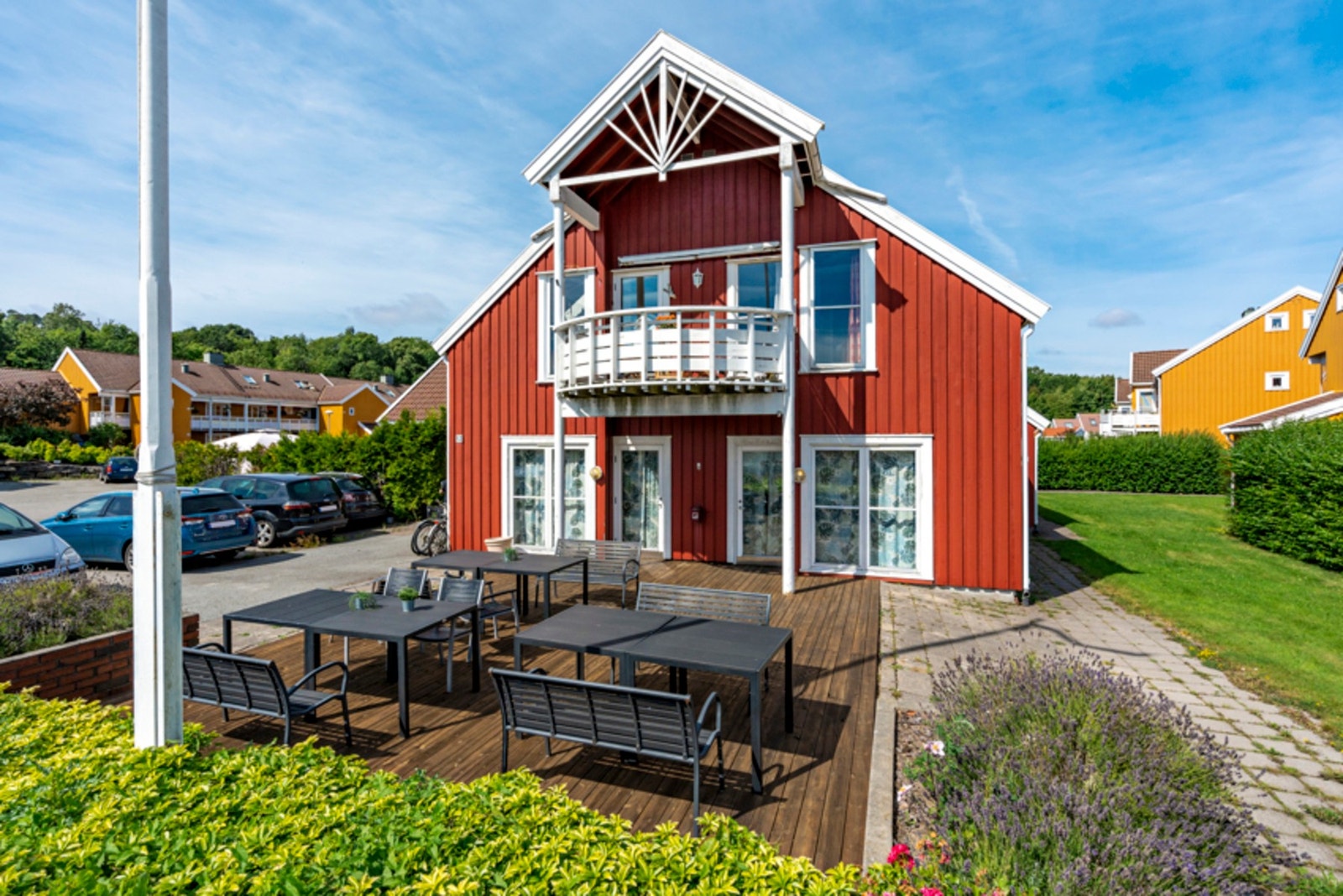 I borettslaget er det diverse fellesrom og felles aktiviteter og det er mulighet for leie av selskapslokale på Aktivitetshuset Brøvig Gård. Egen hjemmeside på facebook. Galleribilde