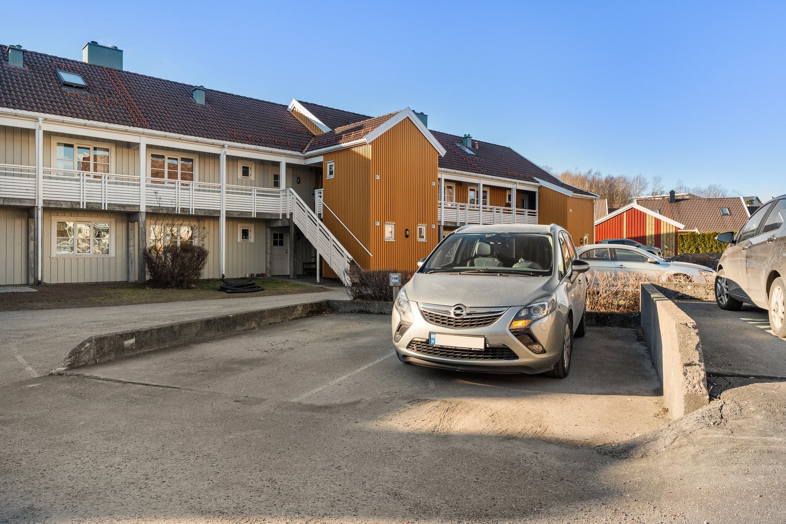 Selgers biloppstillingsplass Galleribilde