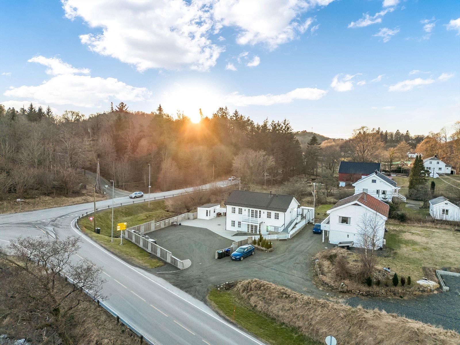 Eiendomsmegler MNEF Anita Cecilie Gabrielsen ønsker velkommen til Åptaveien 2! Galleribilde