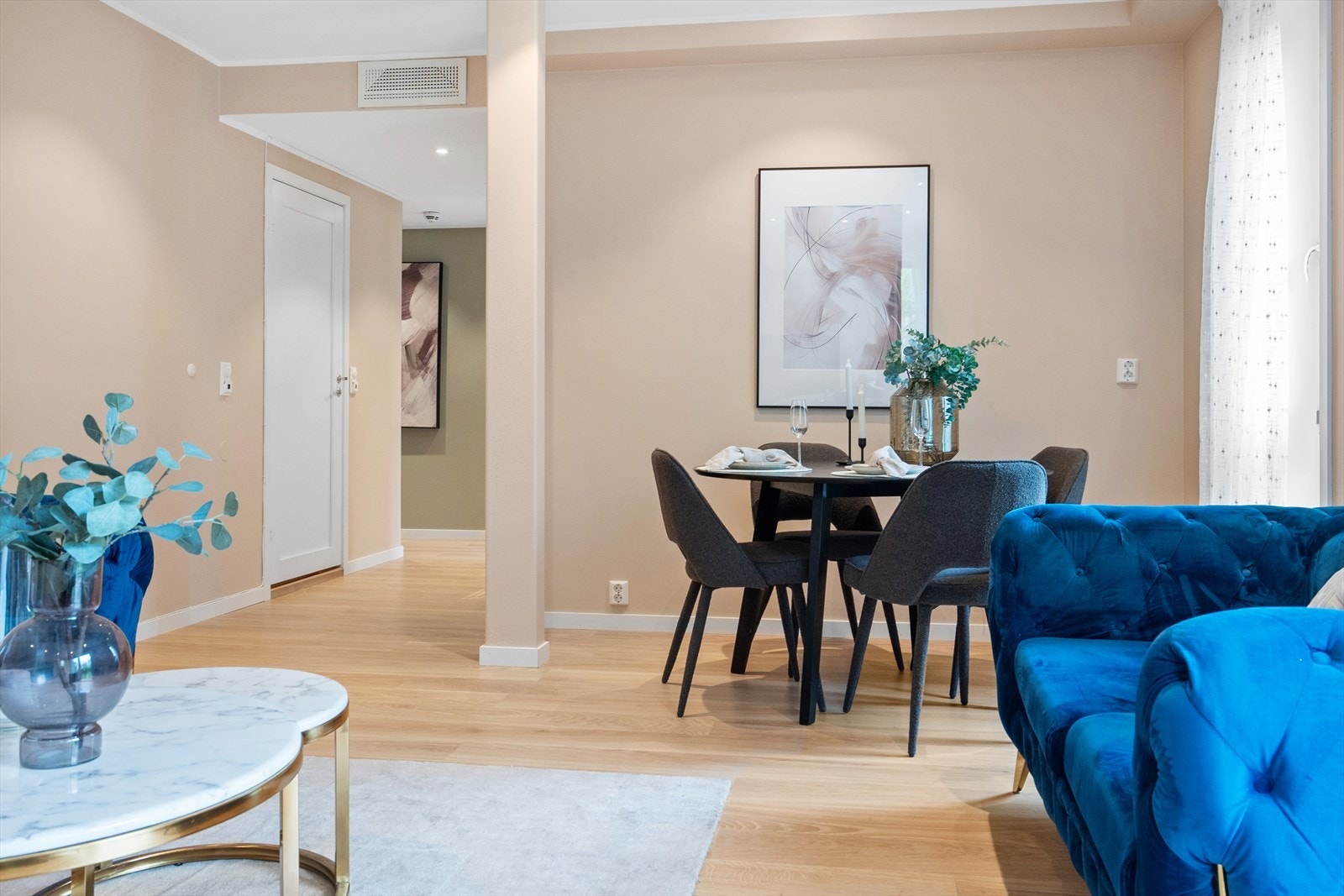 Borettslaget har IN-ordning, ved å innfri andels lån vil felleskostnadene reduseres til kr. 9.555,-. Galleribilde