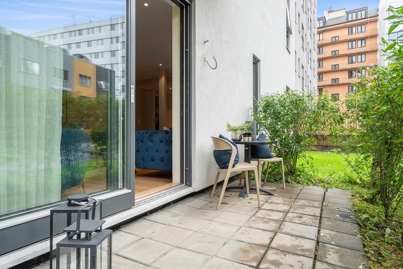 En lys, hyggelig og romslig 3-roms i velholdt bygård fra 2009. Galleribilde