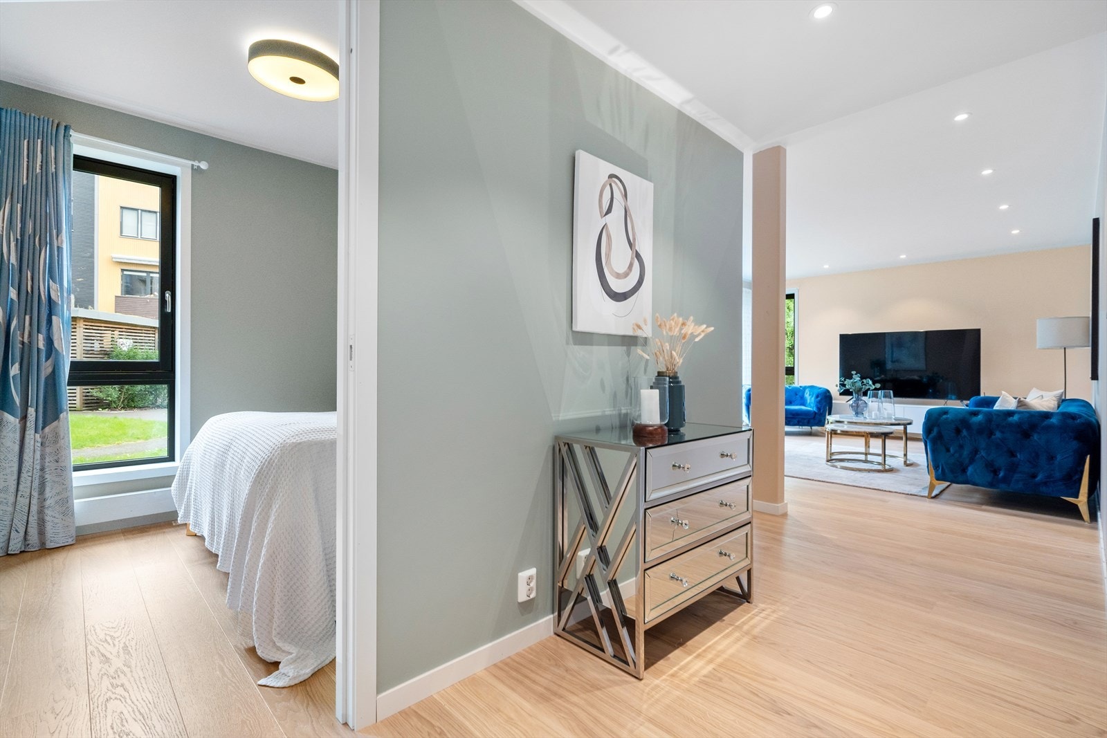 Retning gang/soverom. Galleribilde