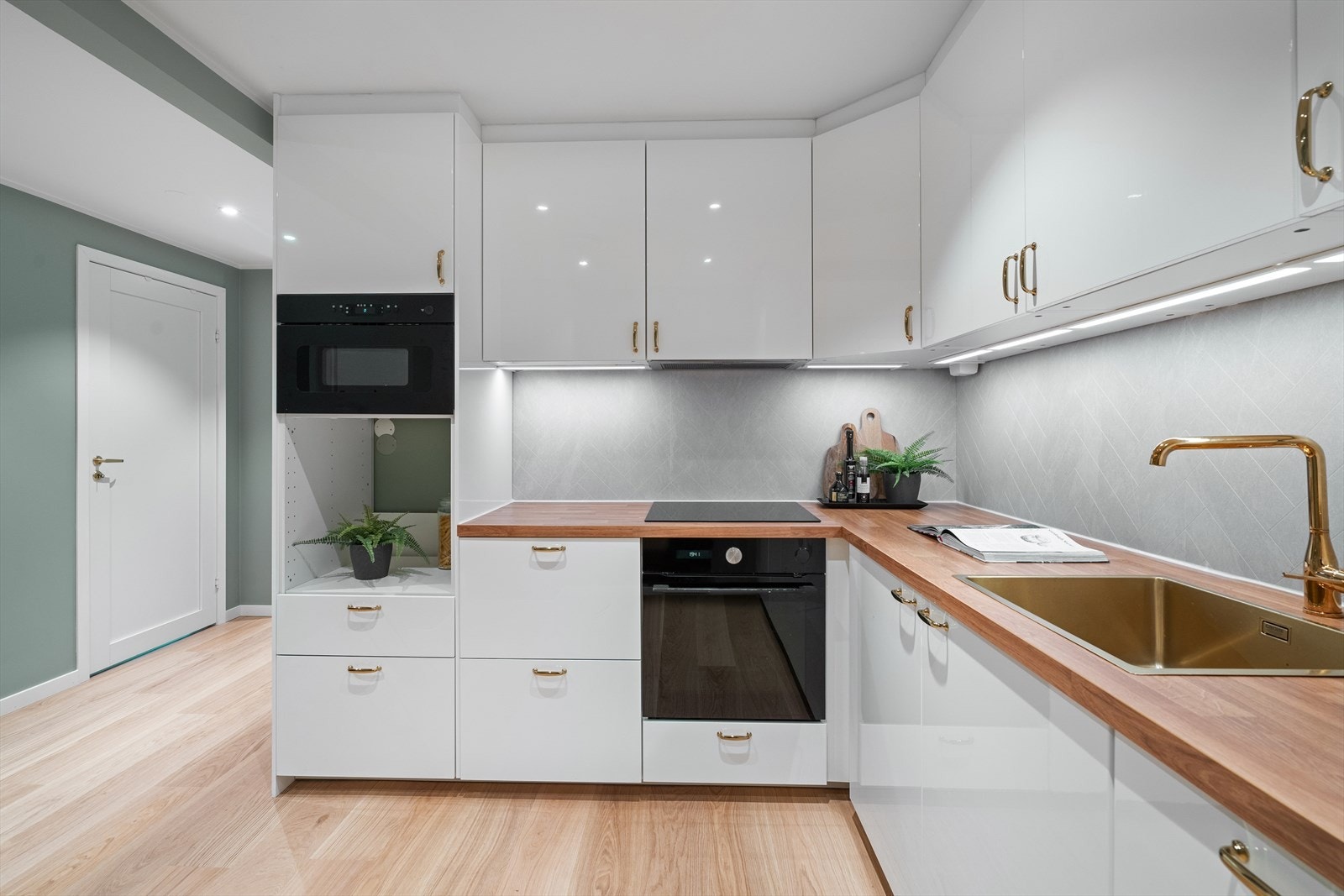 Pent, nyere kjøkken. Galleribilde