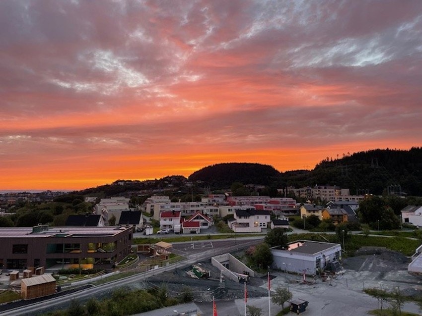 Nydelig kveldshimmel - bilde fra selger. Galleribilde