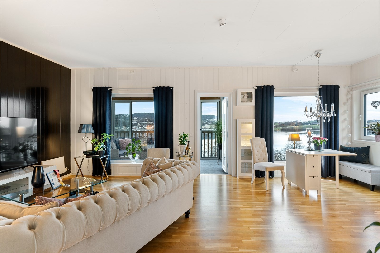 Leiligheten har stort sett bare fått TG1 i tilstandsrapporten! Se salgsoppgave for ytterligere informasjon. Galleribilde