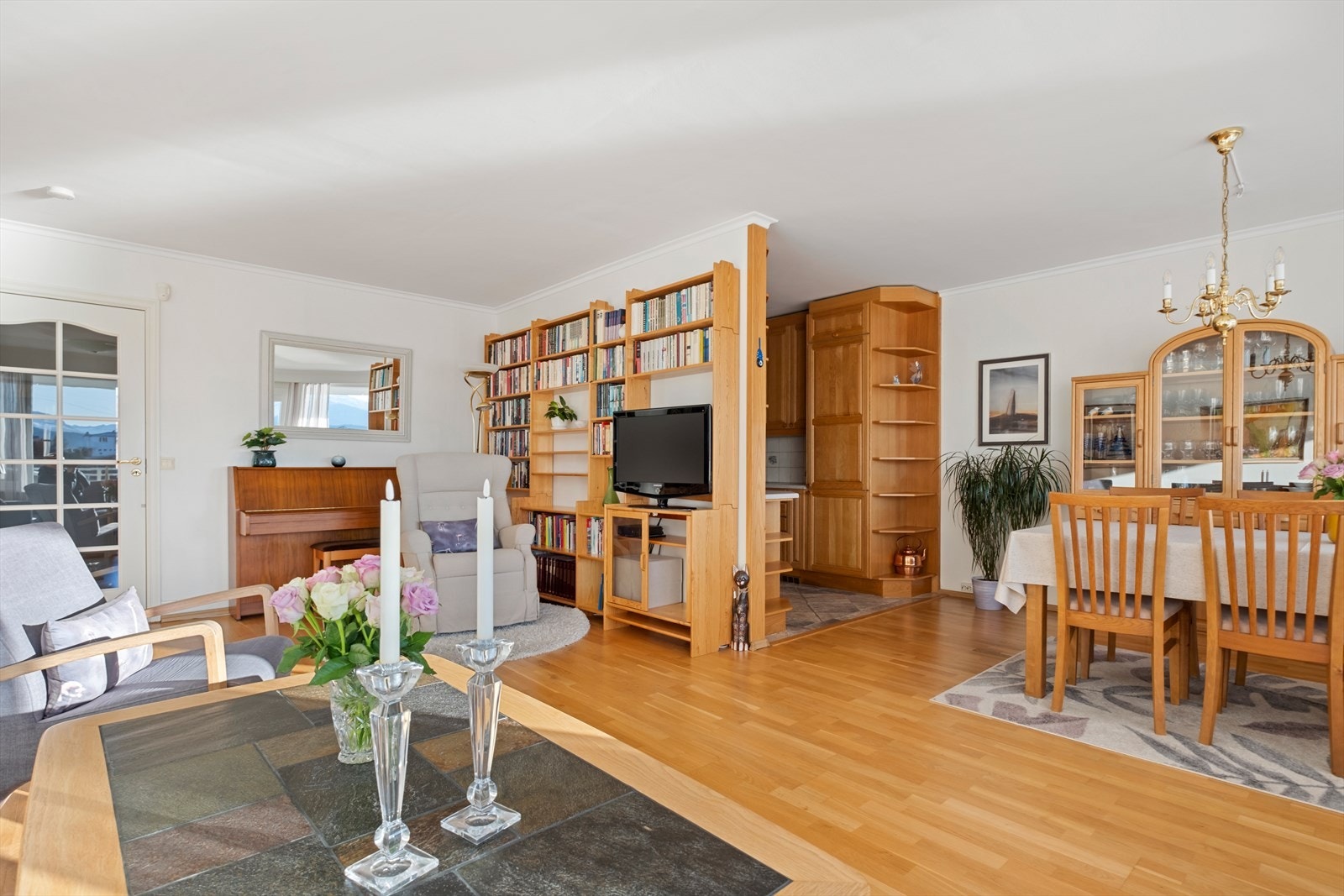 Stue/kjøkken Galleribilde