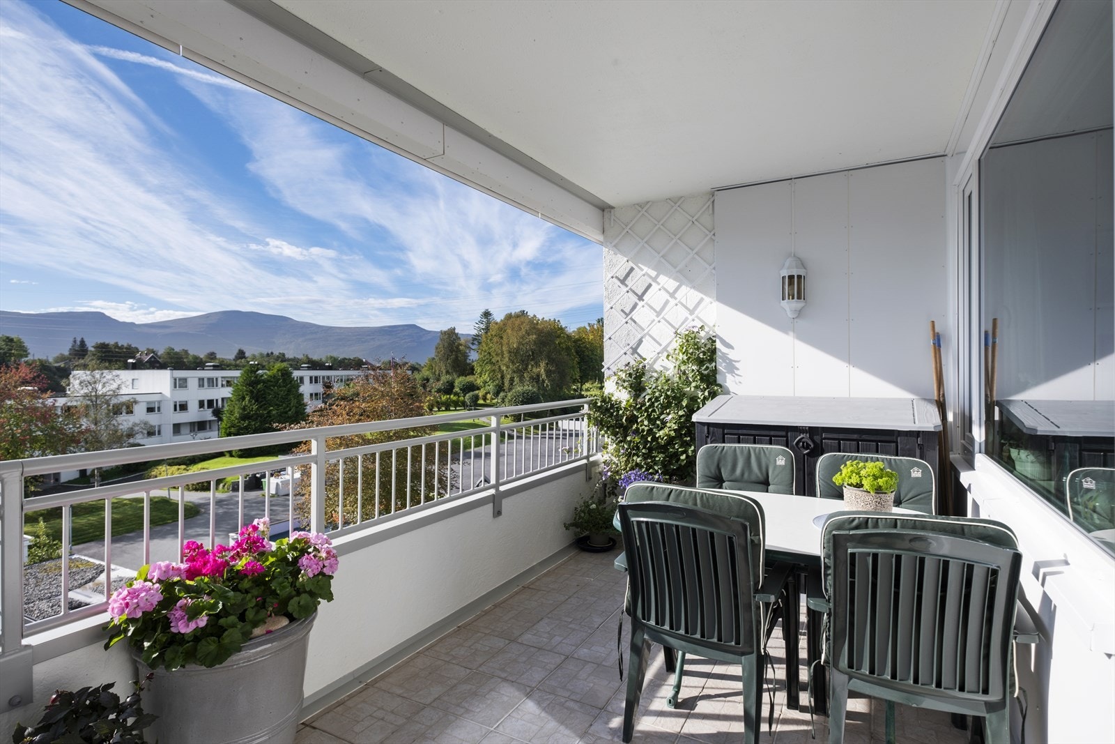 Gode solforhold på balkong. Galleribilde