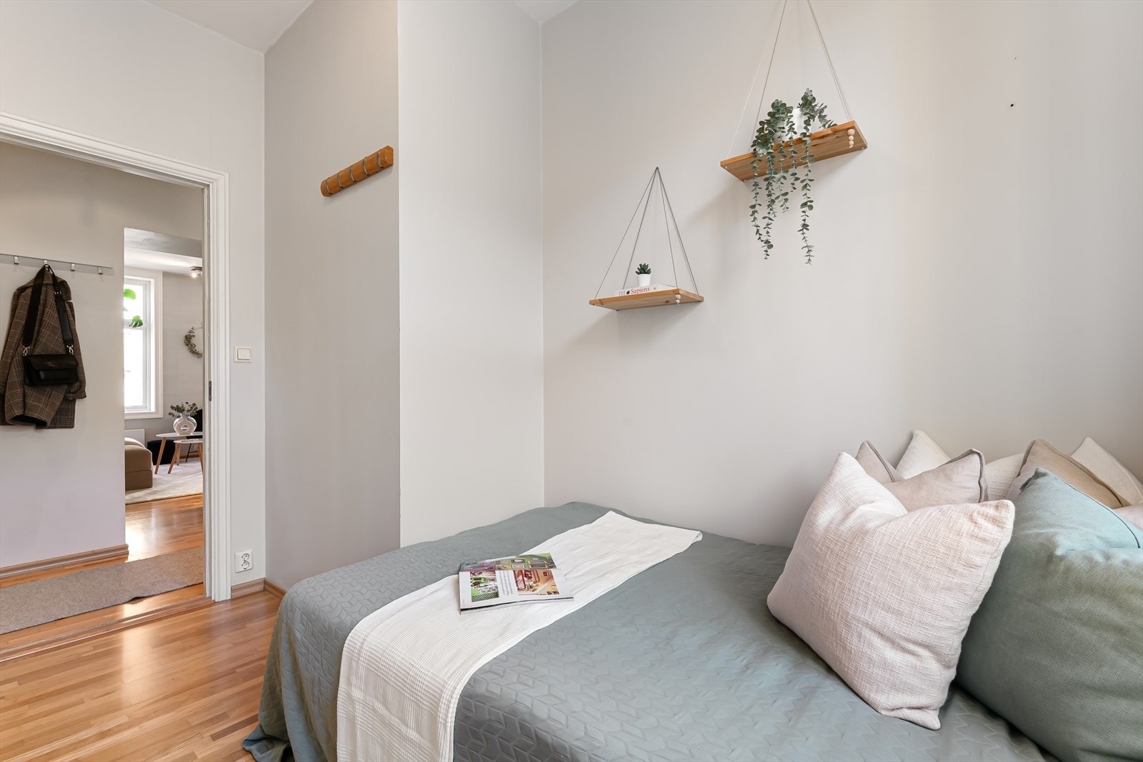 Generøs takhøyde i alle rom. Galleribilde