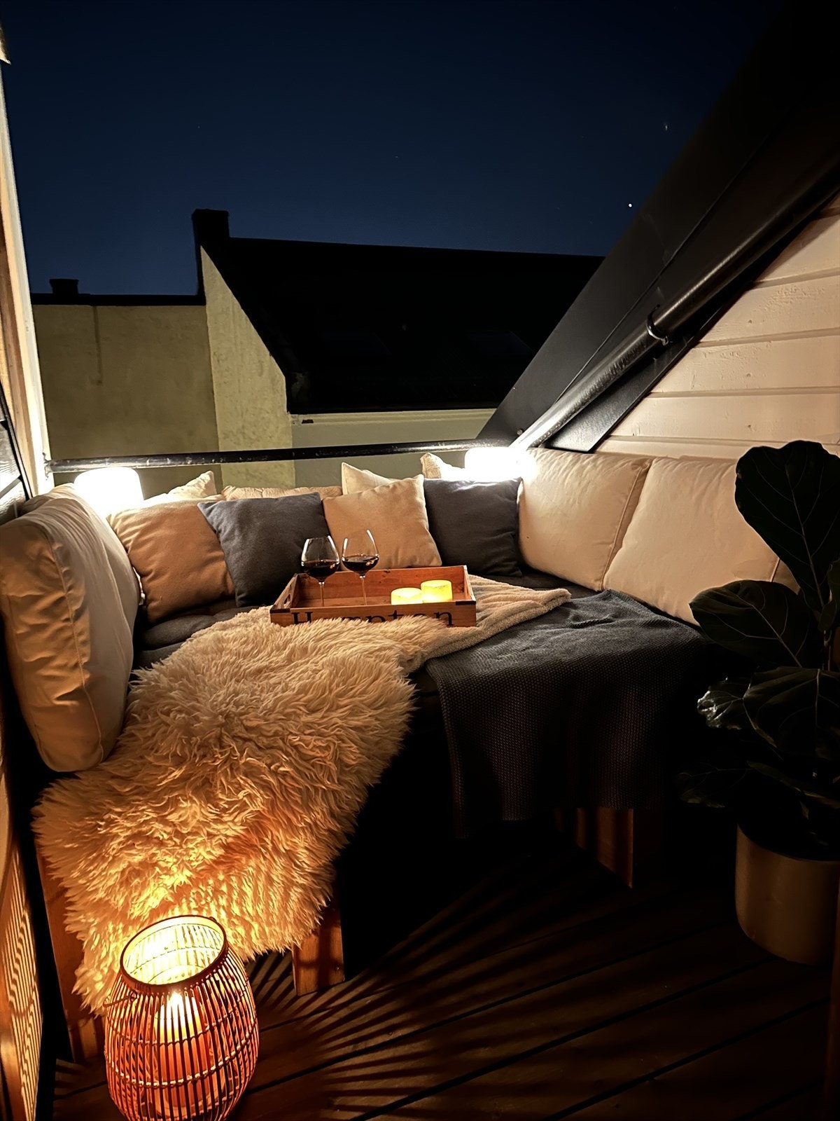 Kveldsstemning fra terrassen. Galleribilde