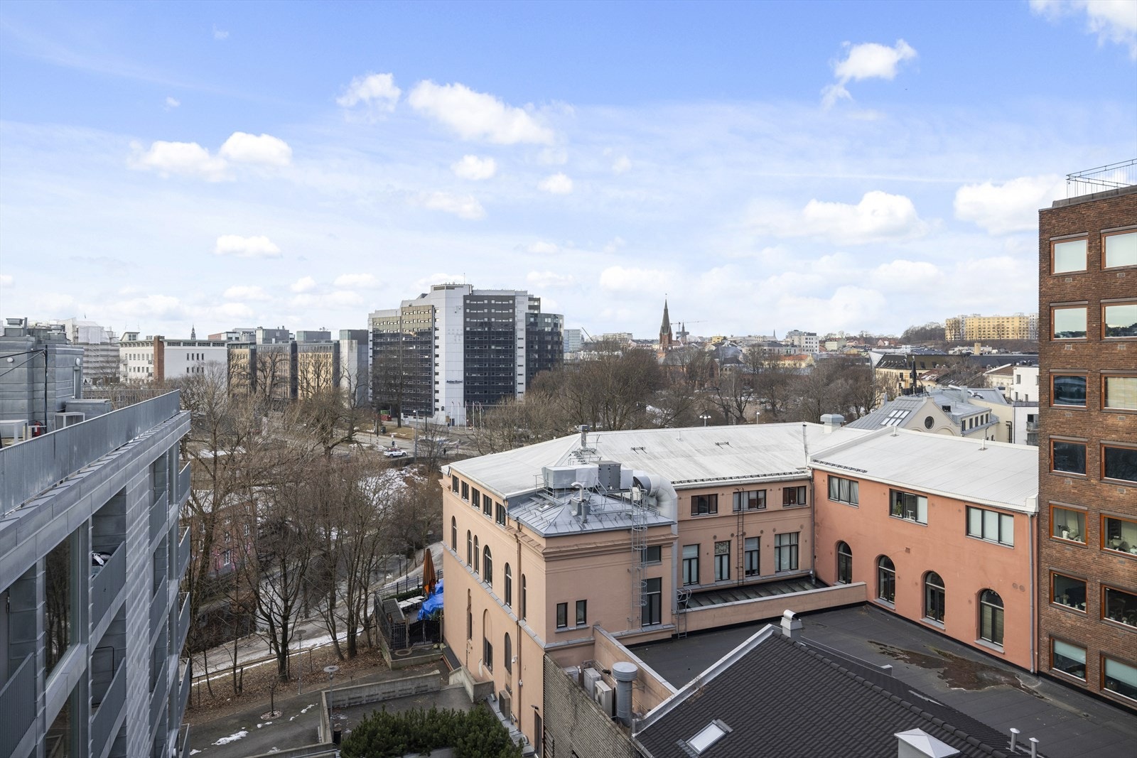 Utsikt fra felles takterrasse til glede for alle beboerne Galleribilde