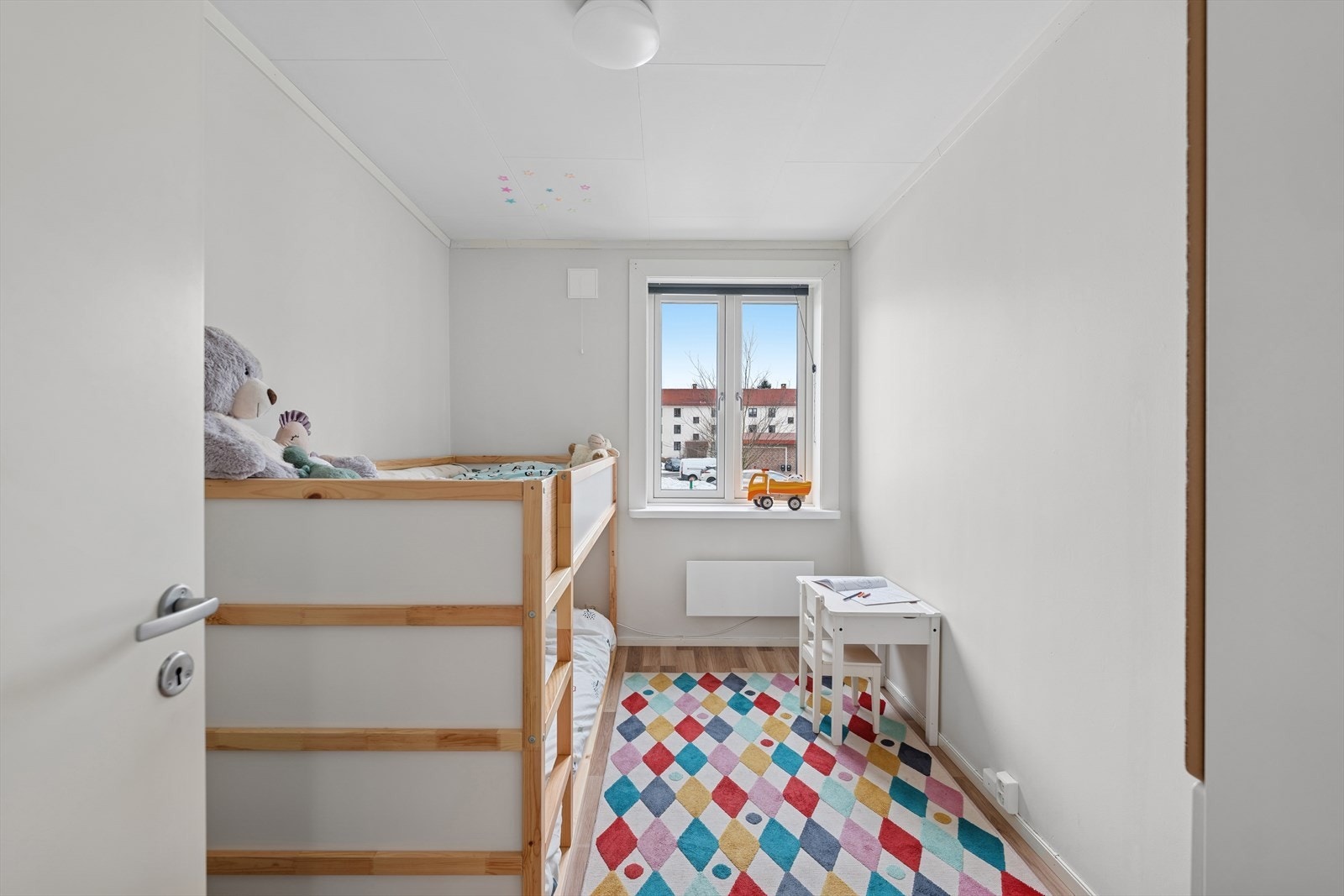 Det andre soverommet passer perfekt som soverom/kontor eller gjesterom. Galleribilde