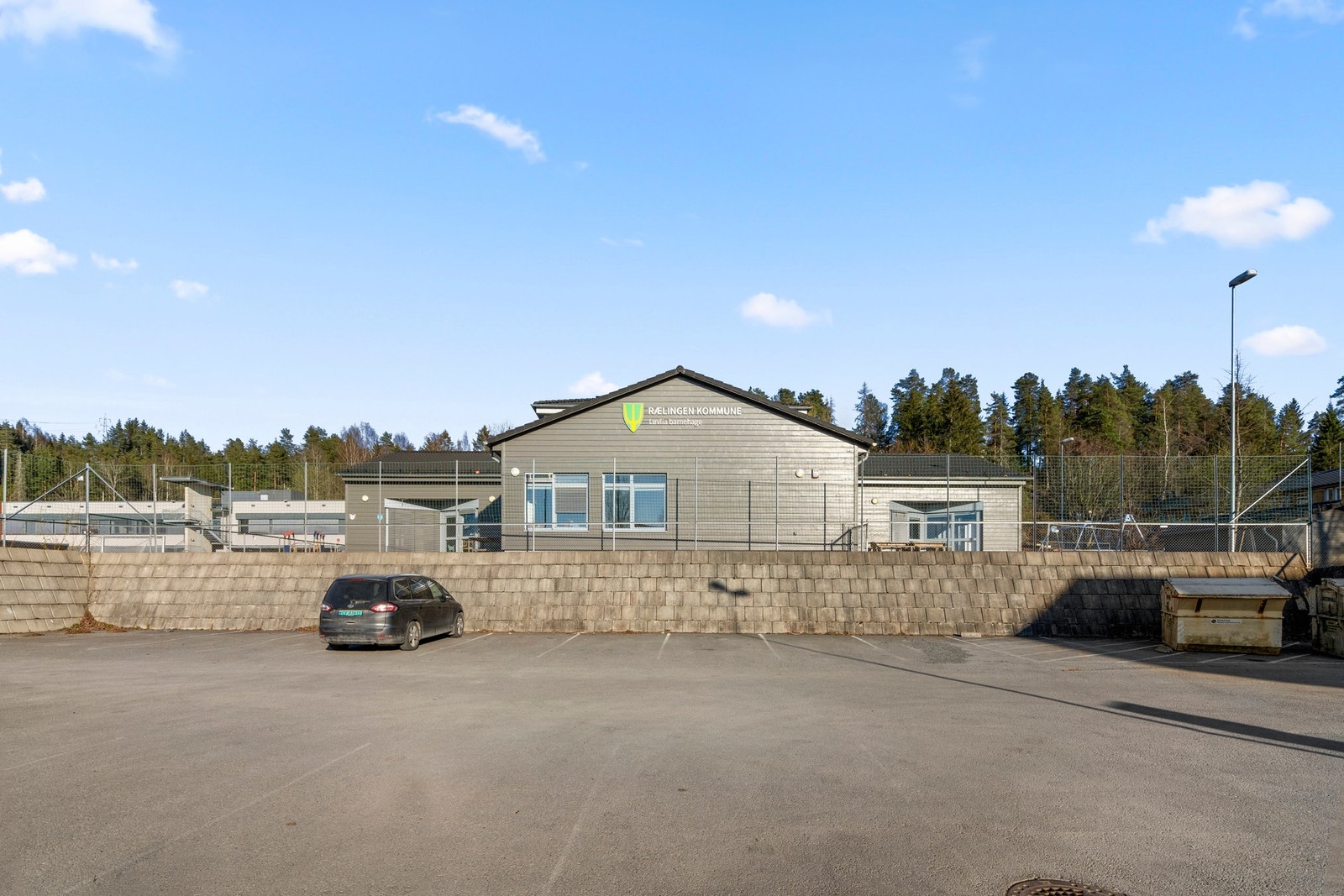 Løvlia barnehage (1-5 år) ligger 700m unna. Galleribilde